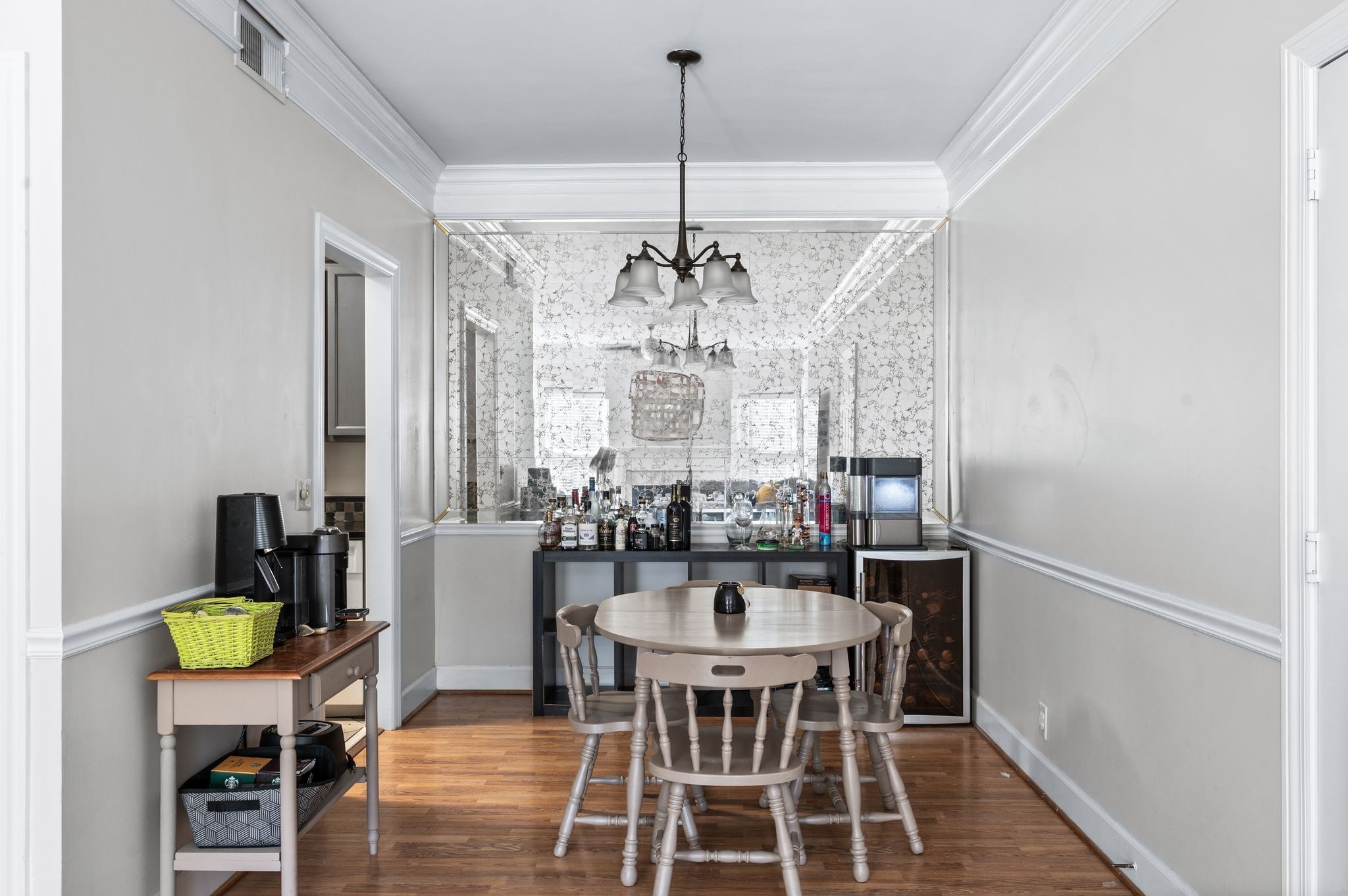 Nashville, Tennessee 37209, United States, 1 Bedroom Bedrooms, ,1 BathroomBathrooms,Residential,Active,232573