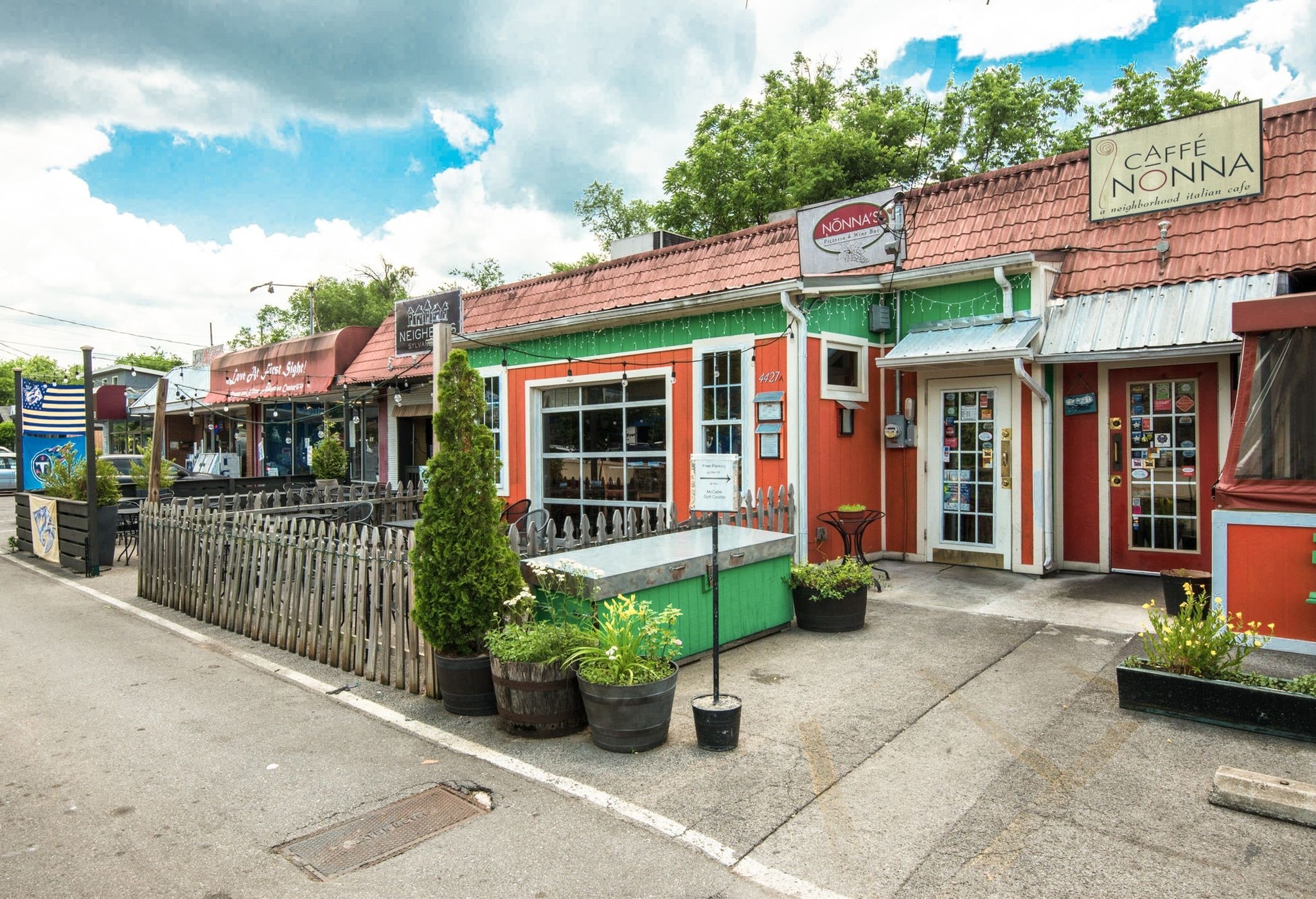 Nashville, Tennessee 37209, United States, 1 Bedroom Bedrooms, ,1 BathroomBathrooms,Residential,Active,232573