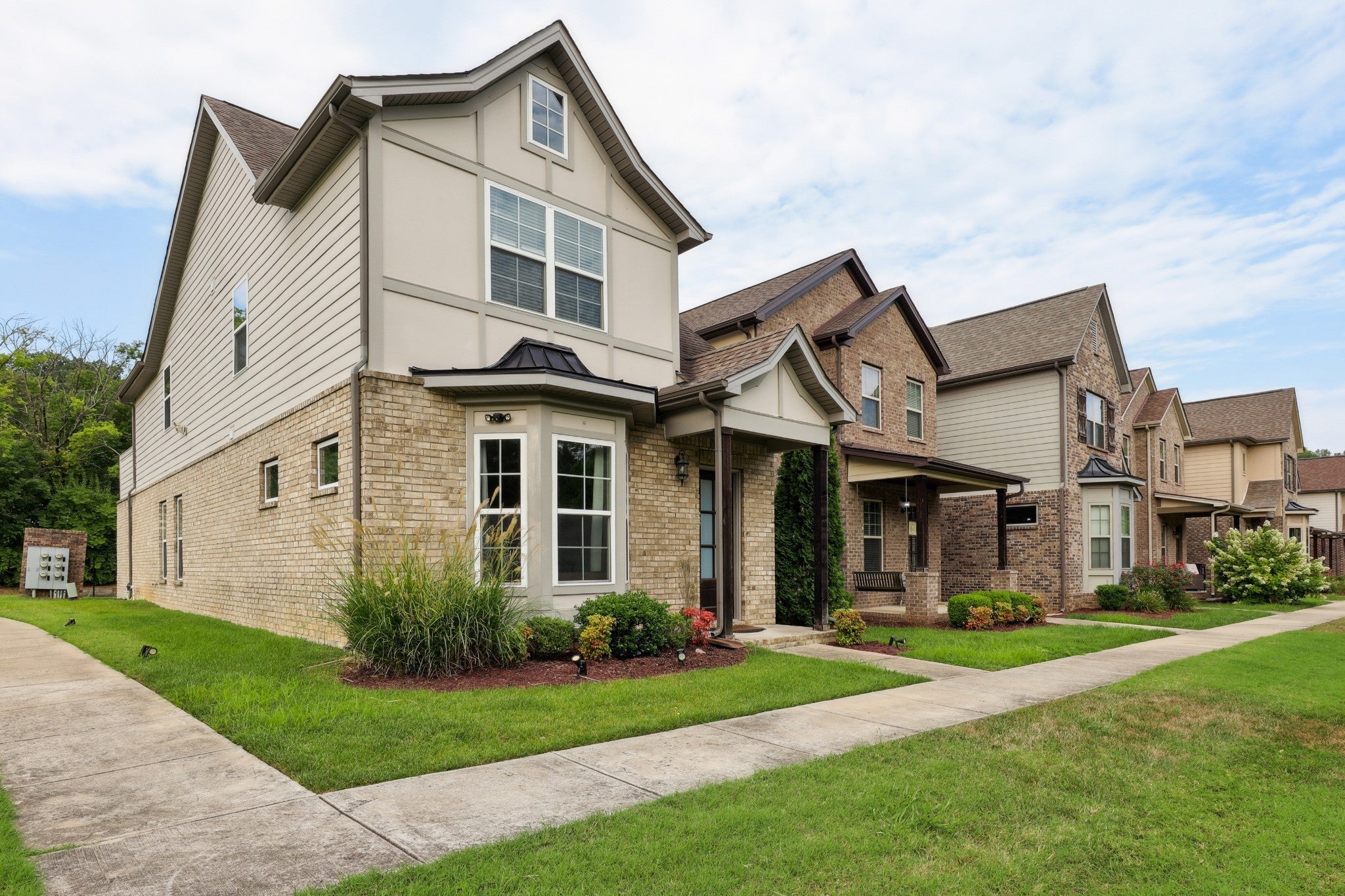 200 Cedar Place Row