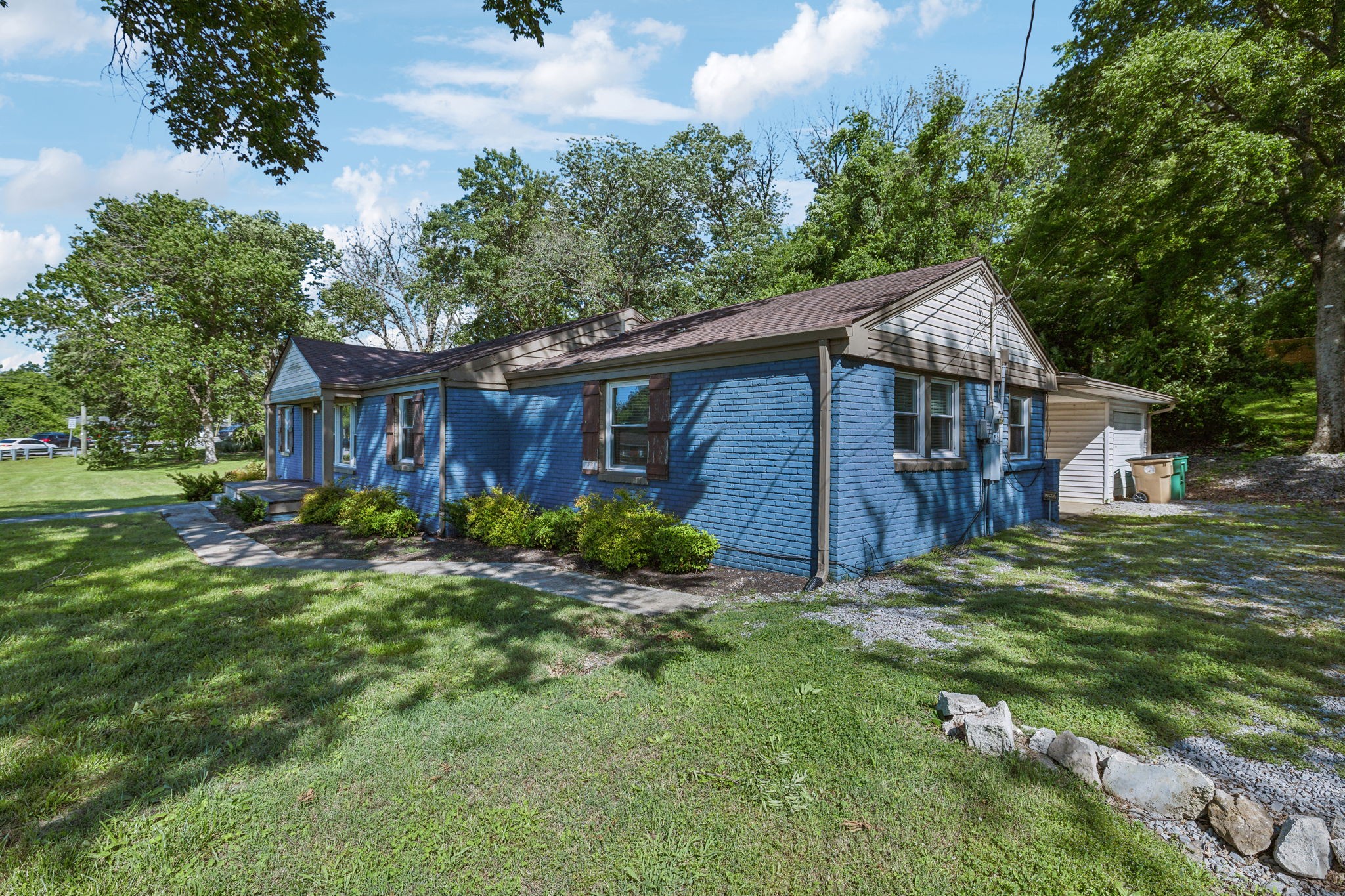 1201 S Graycroft Ave