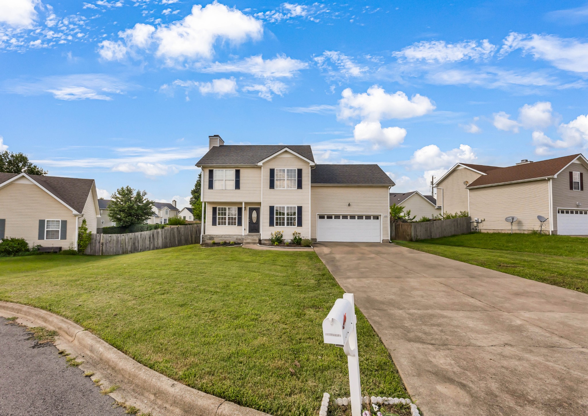 1373 Mackenzie Ct