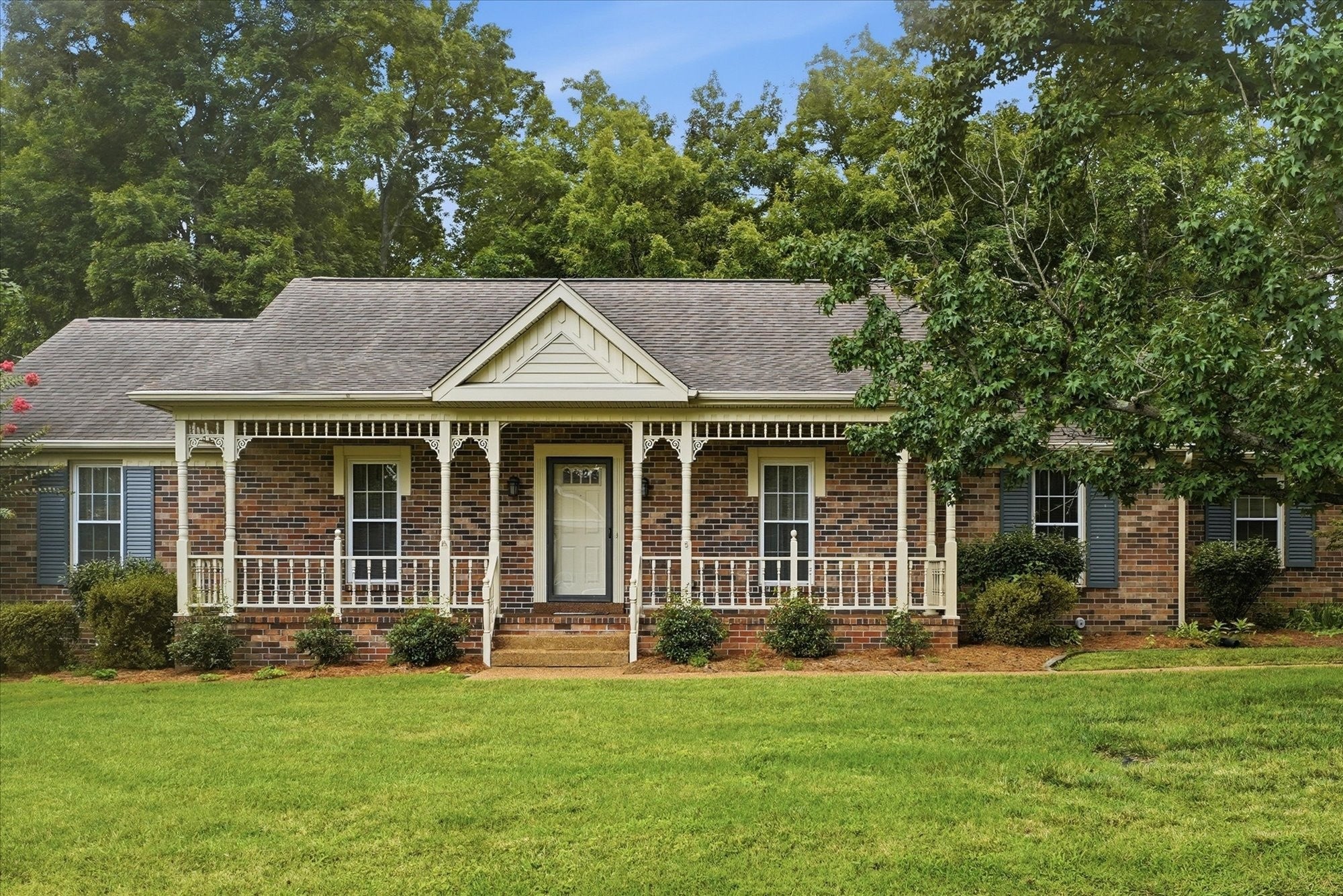 3204 Brookmont Cir