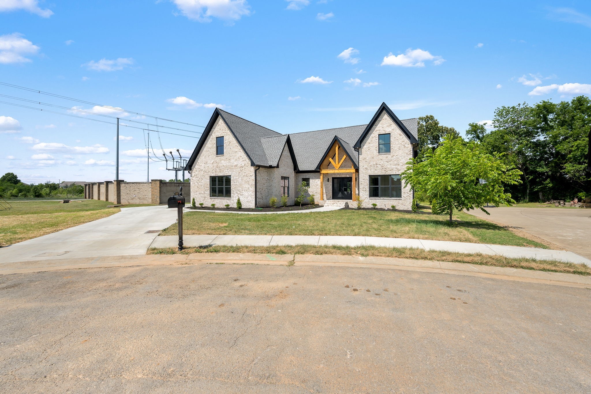 2338 Thad Ct