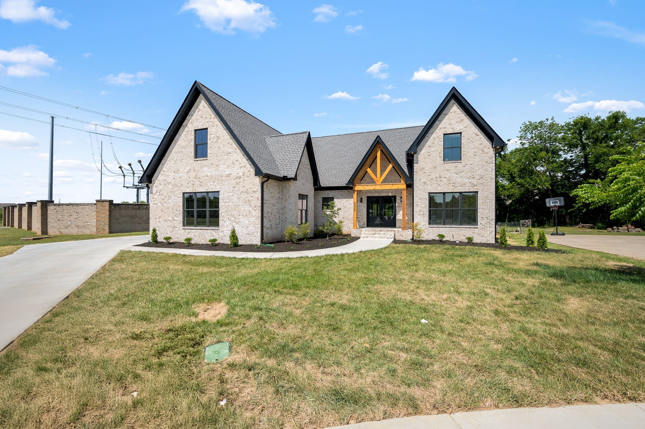 2338 Thad Ct