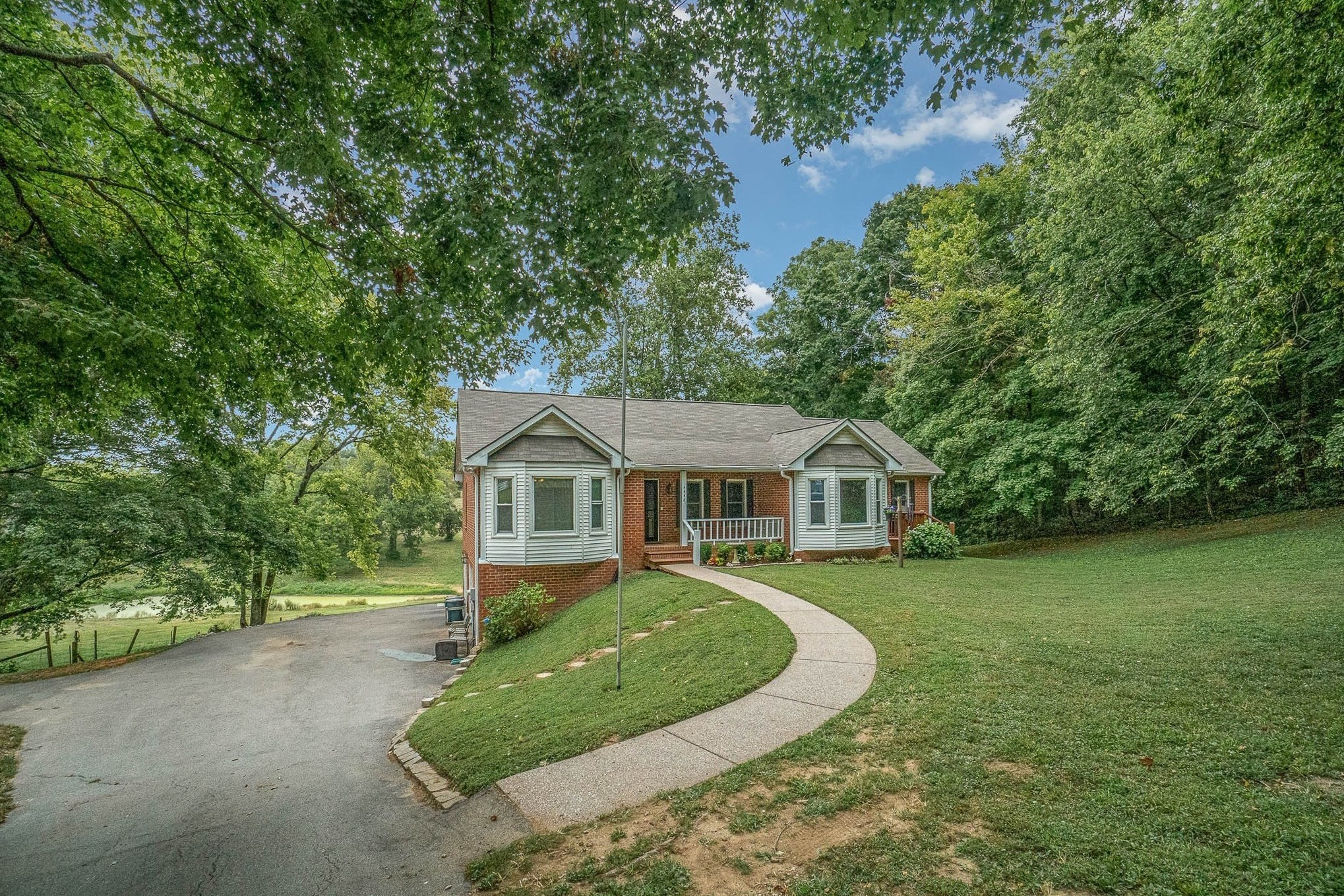 4446 Pratt Ln, Franklin TN 37064 3-bed home, photo 2 of 30