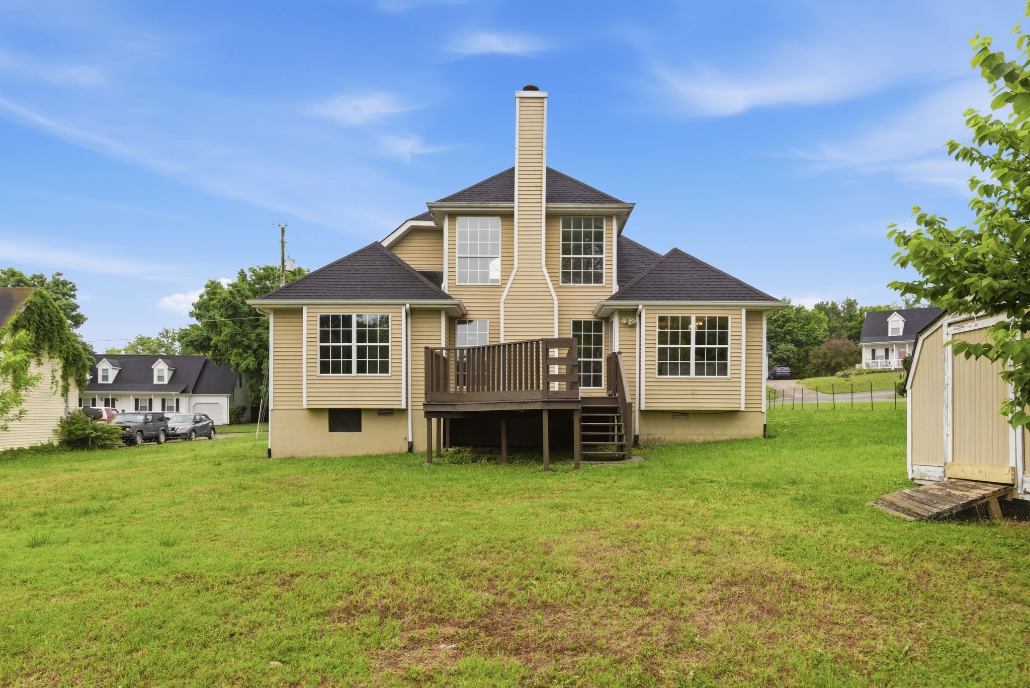 108 Pioneer Ln