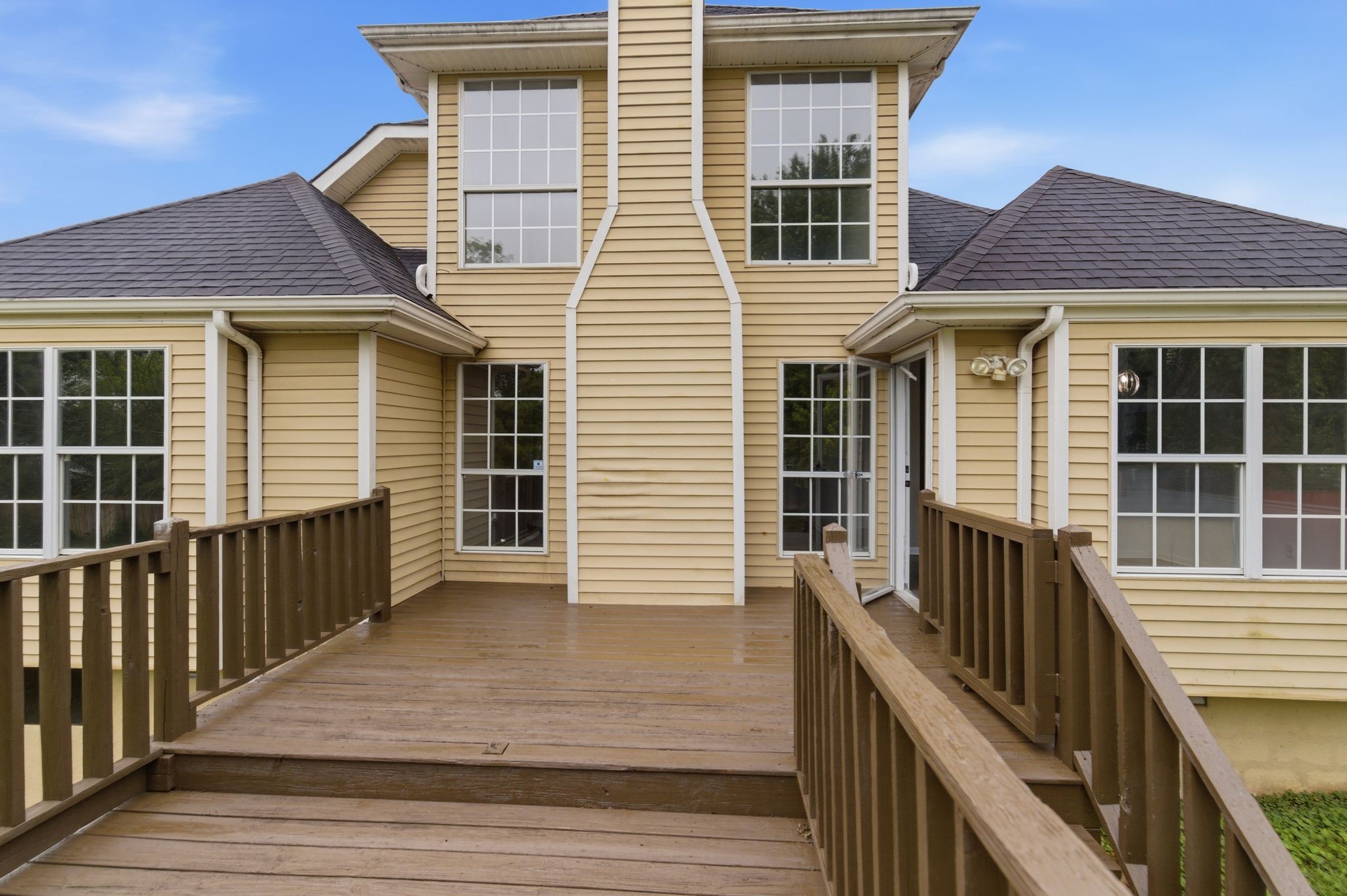 108 Pioneer Ln