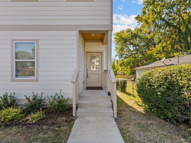 1711 14th Ave N
