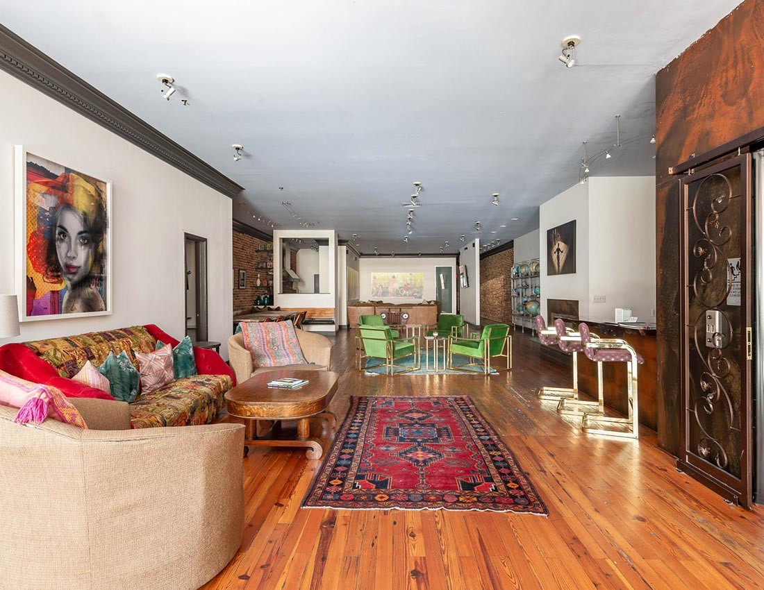 211 3rd Ave N