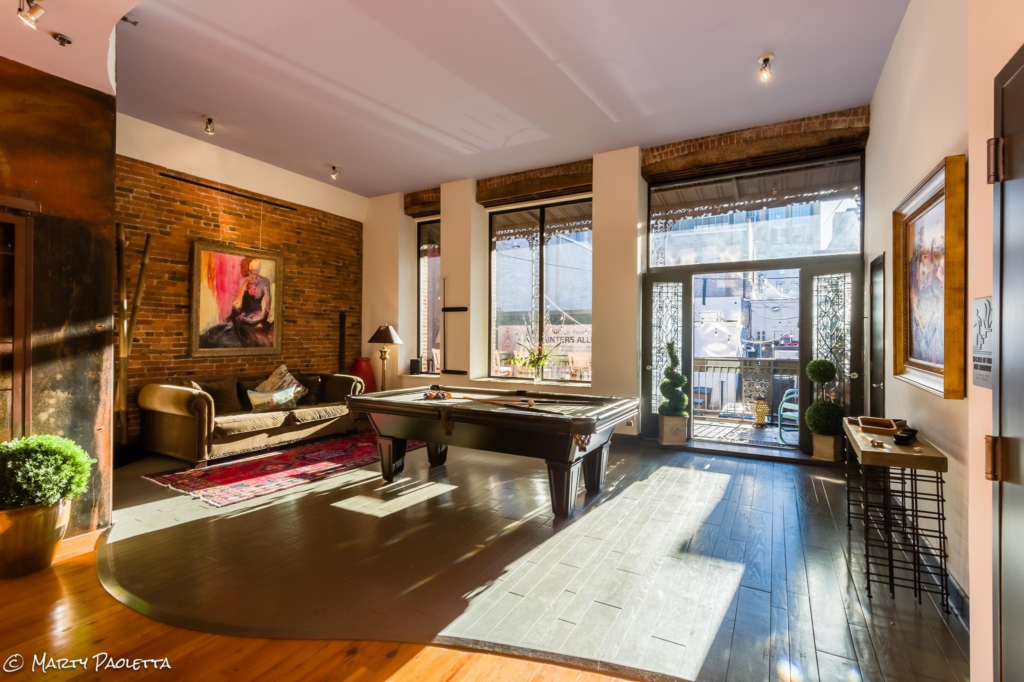 211 3rd Ave N