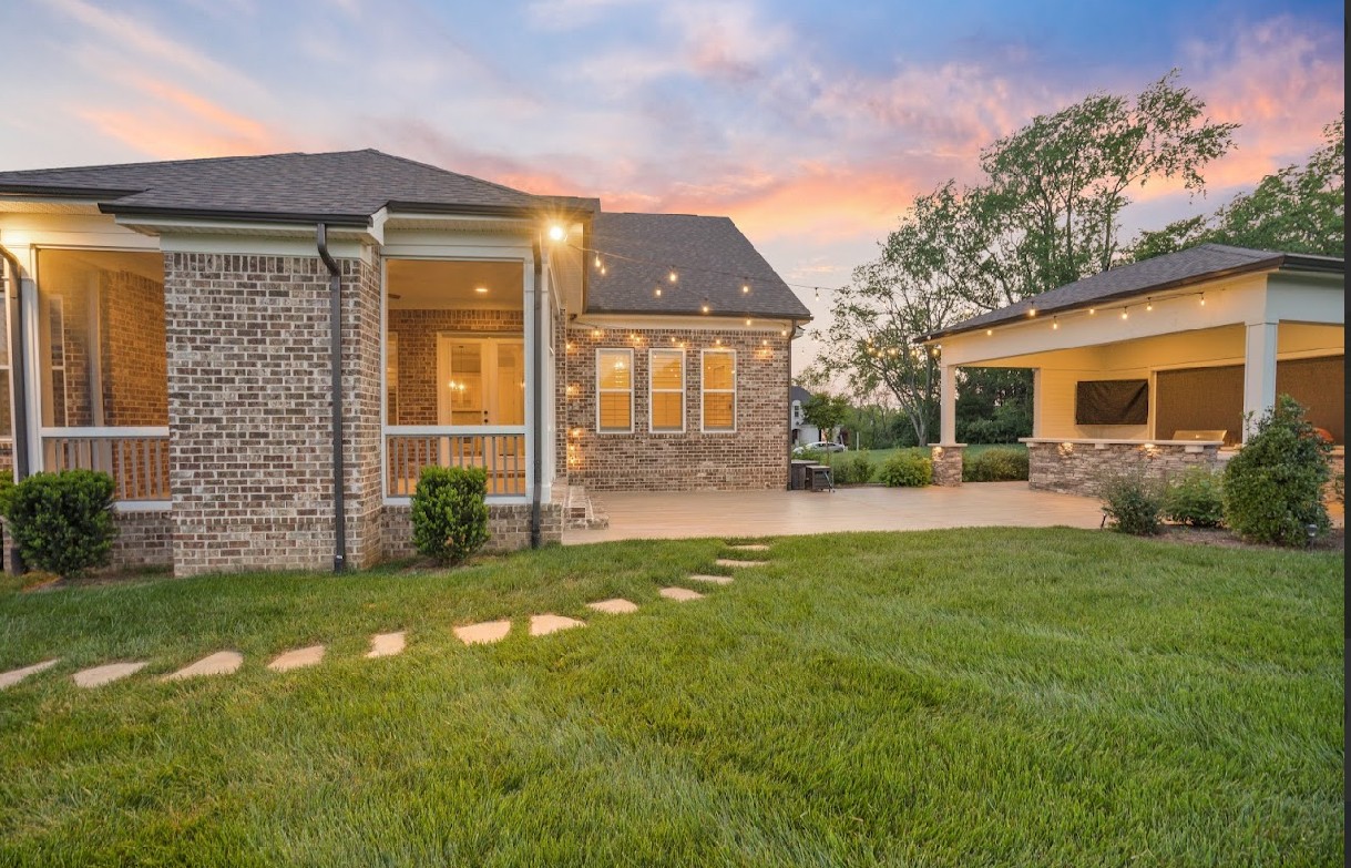 8119 Schweitzer Pl