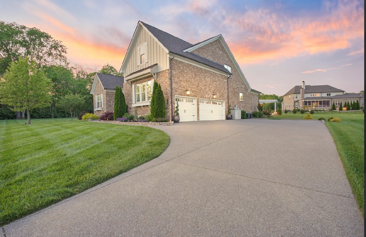 8119 Schweitzer Pl