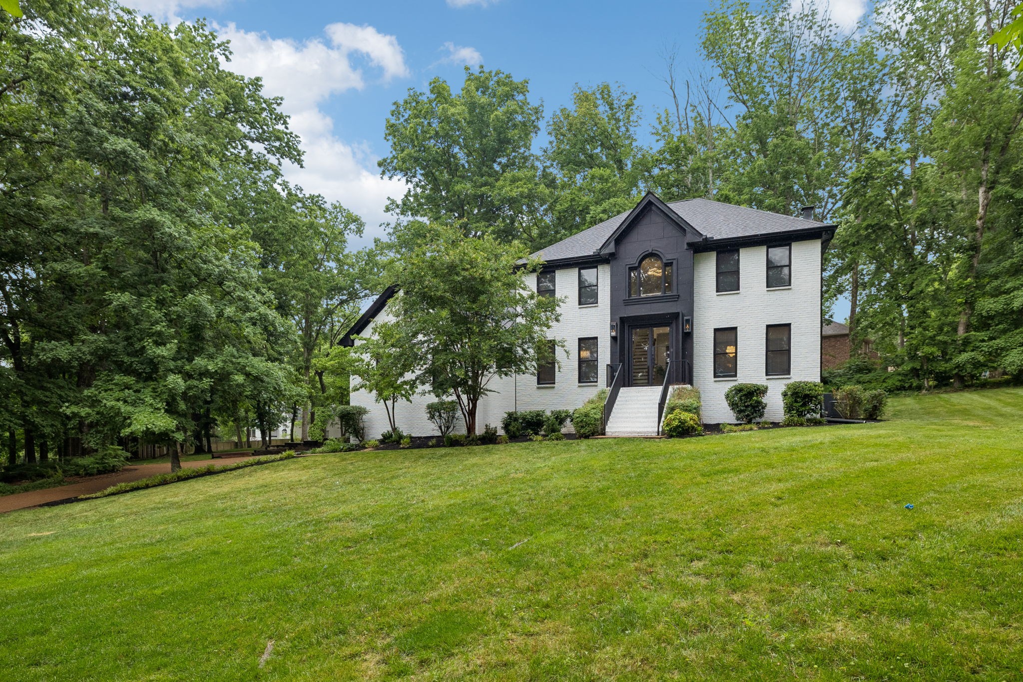 608 Cheshire Cir