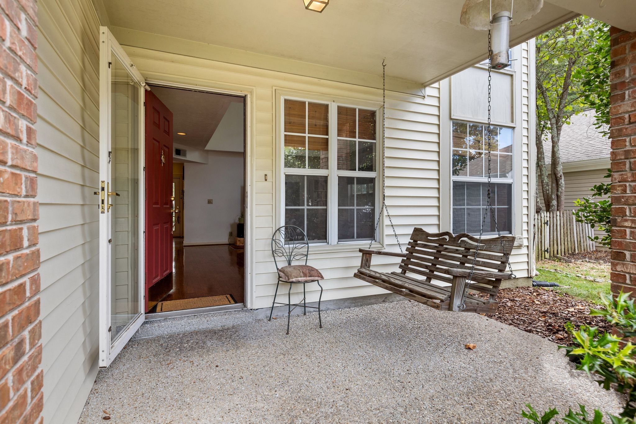 303 Montrose Ct