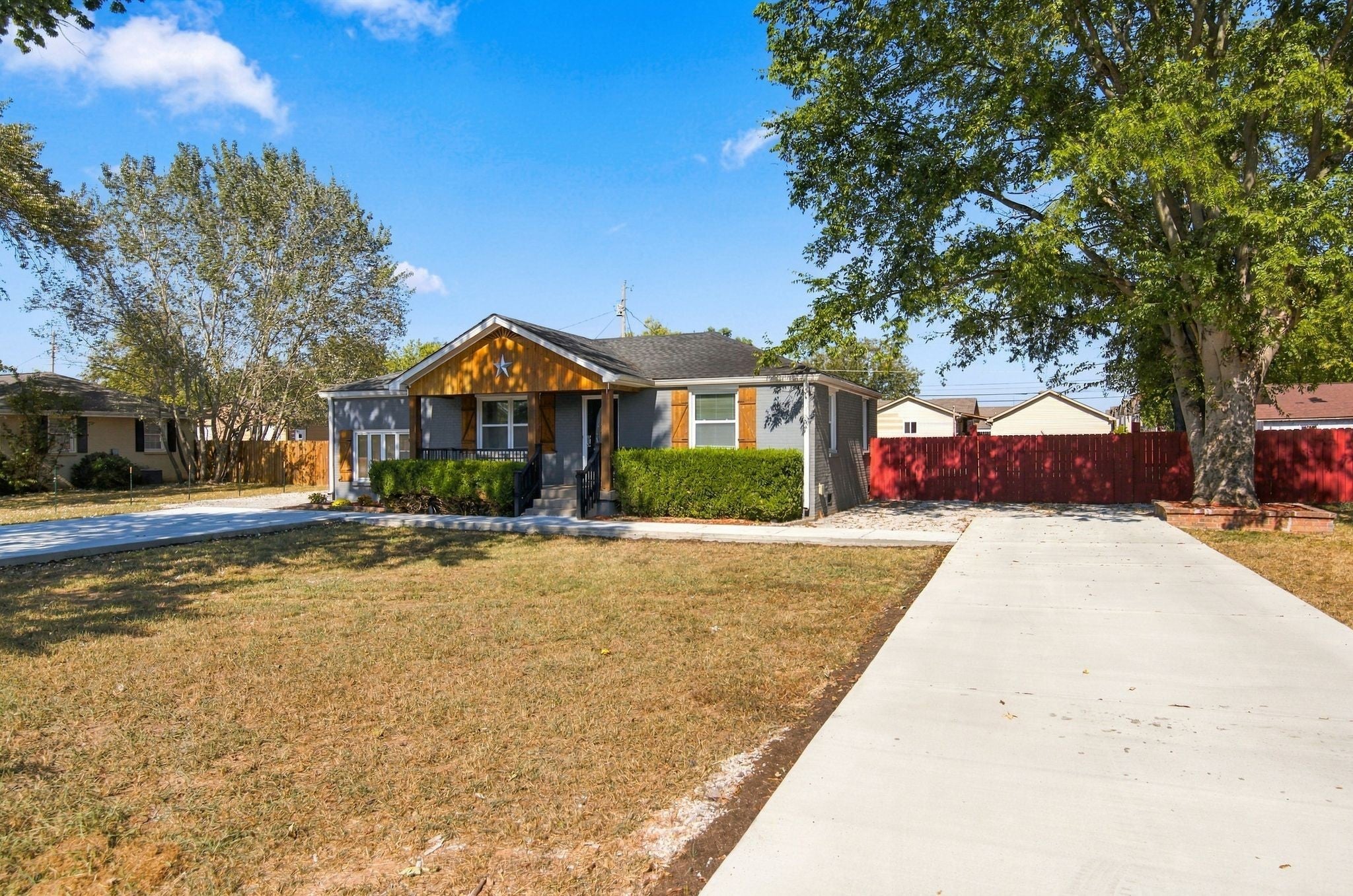 321 Breckinridge Dr