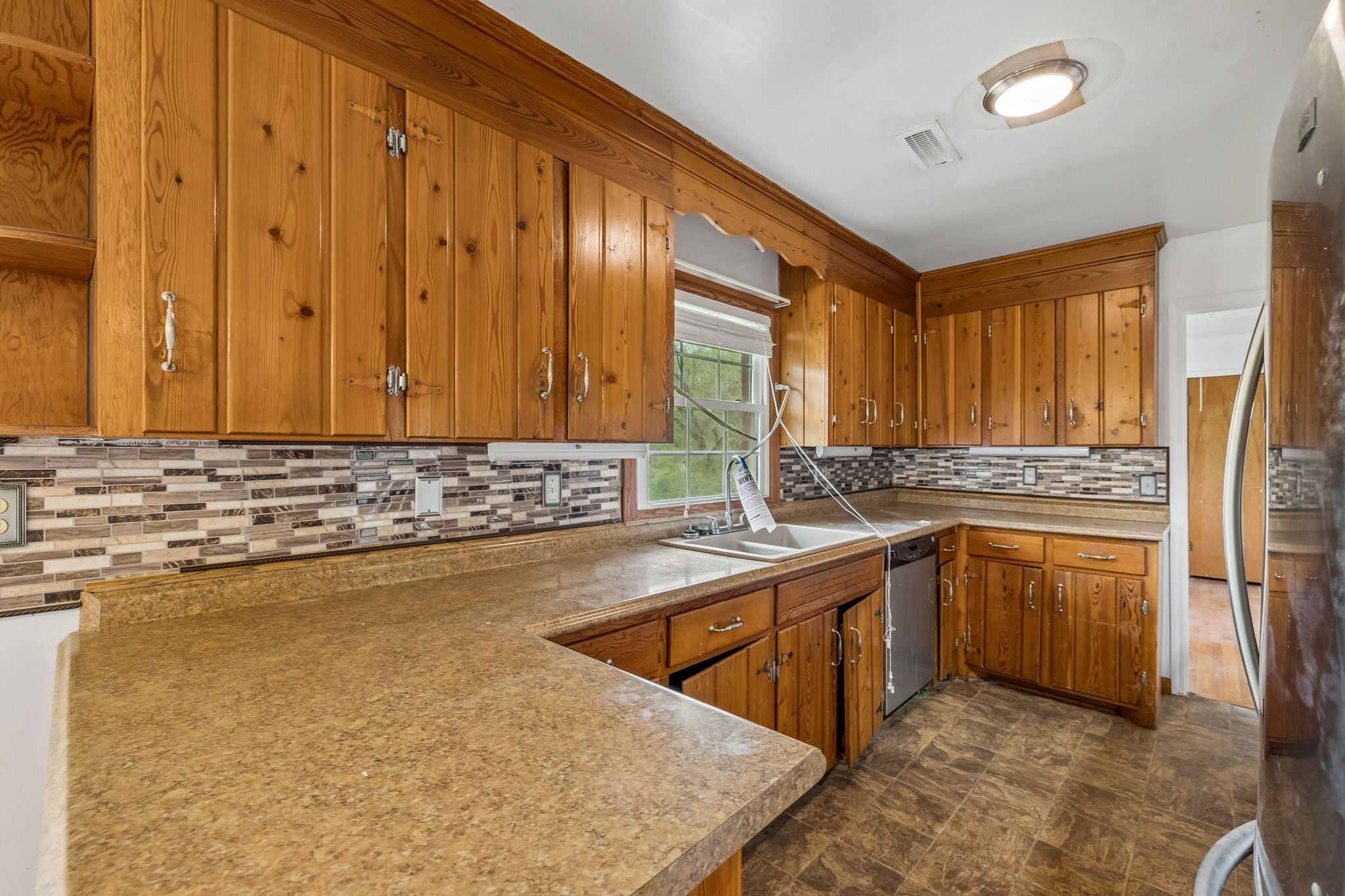 1031 College Ave, Nashville TN 37209 5-bed home, photo 2 of 29