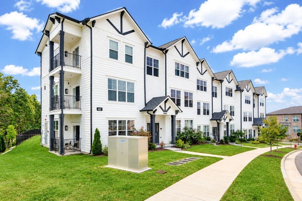 482 PORTSDALE DR UNIT 10, BRENTWOOD, TN 37027 - Image eff1706cd402b49918b4664b935bbdf4/311403274