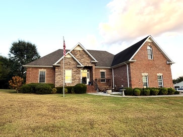 319 Dye Rd Bell Buckle TN 37020