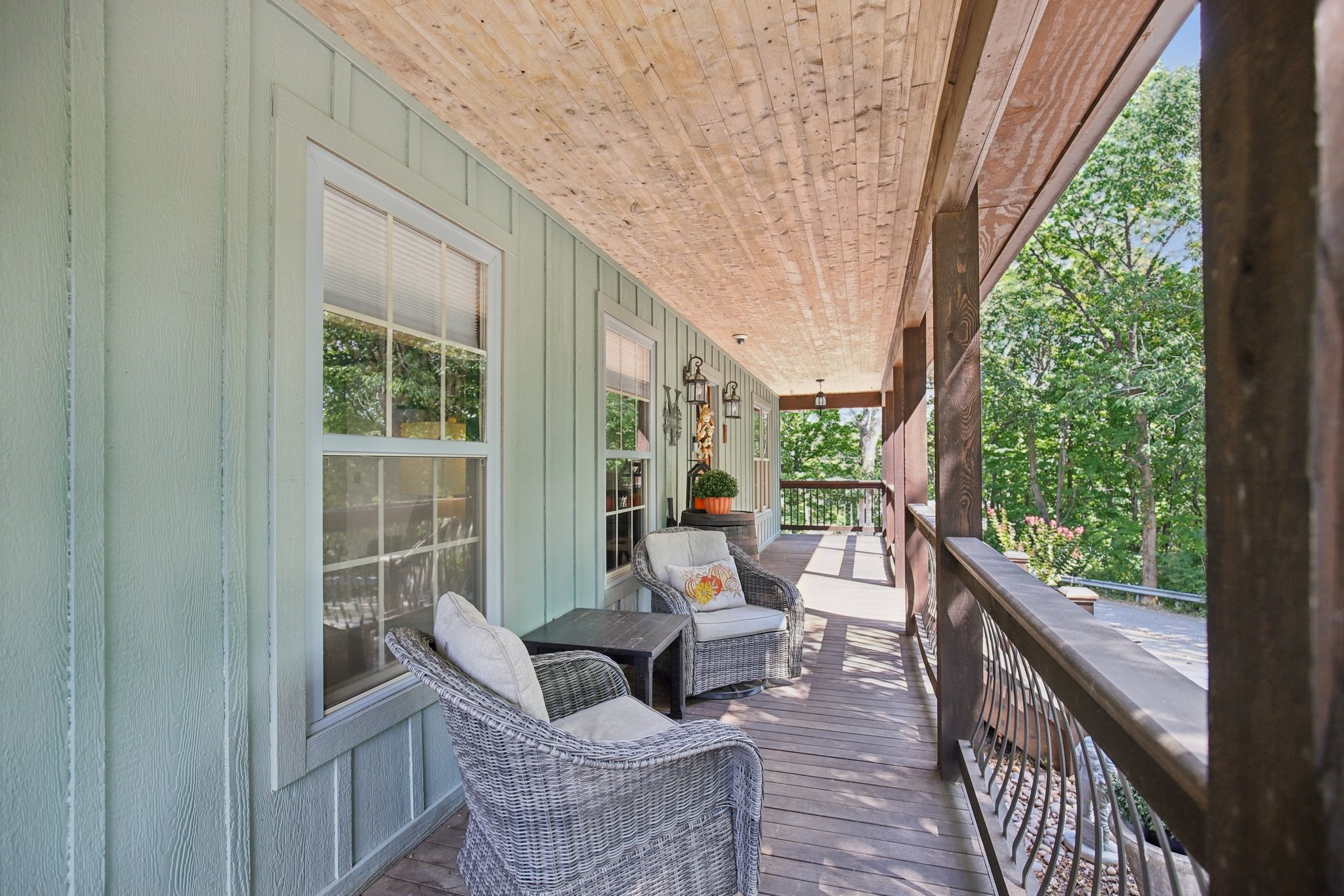 140 Crawford Hill Rd