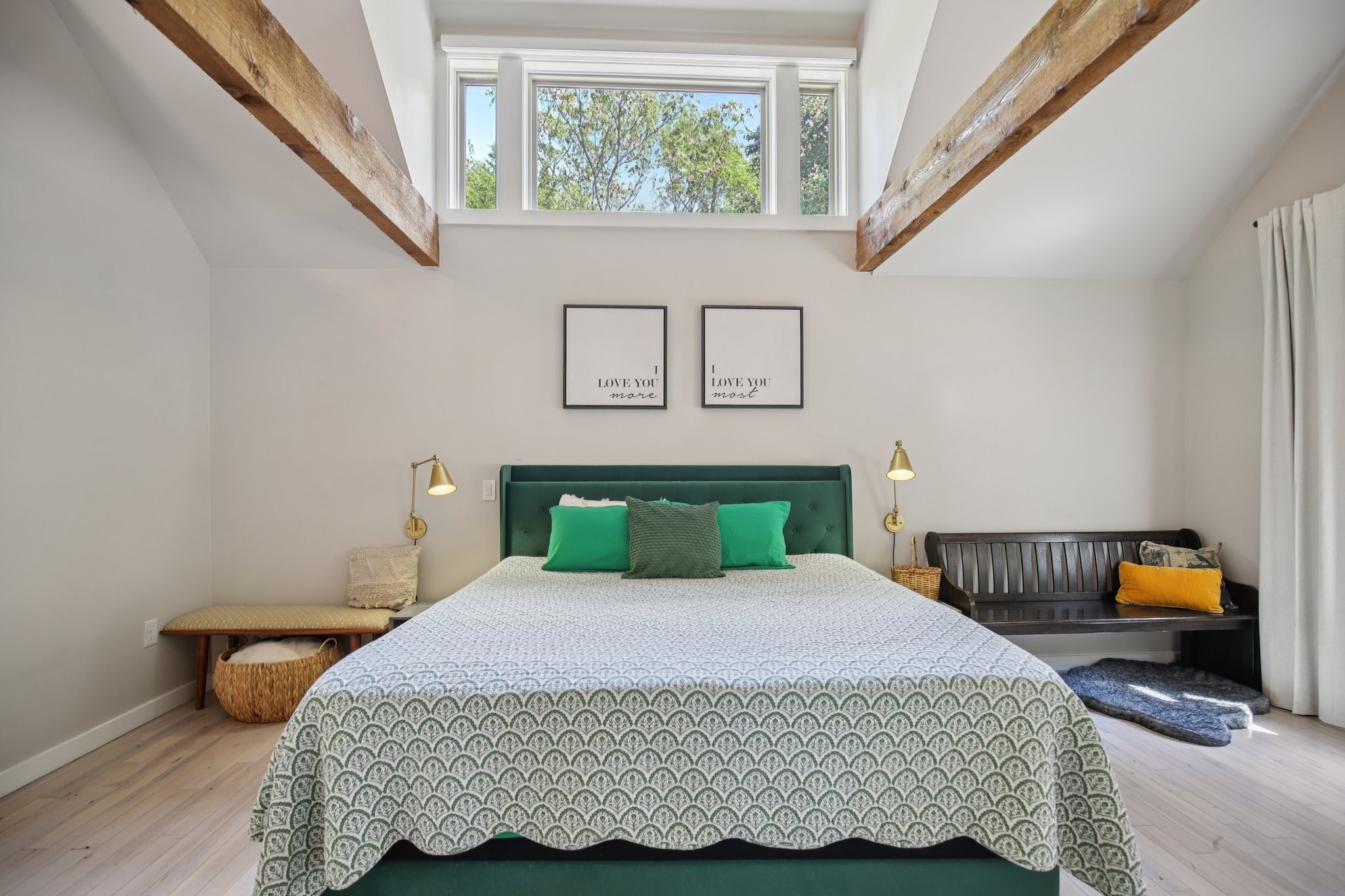 140 Crawford Hill Rd