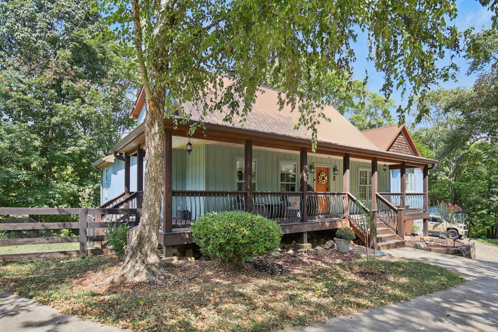 140 Crawford Hill Rd