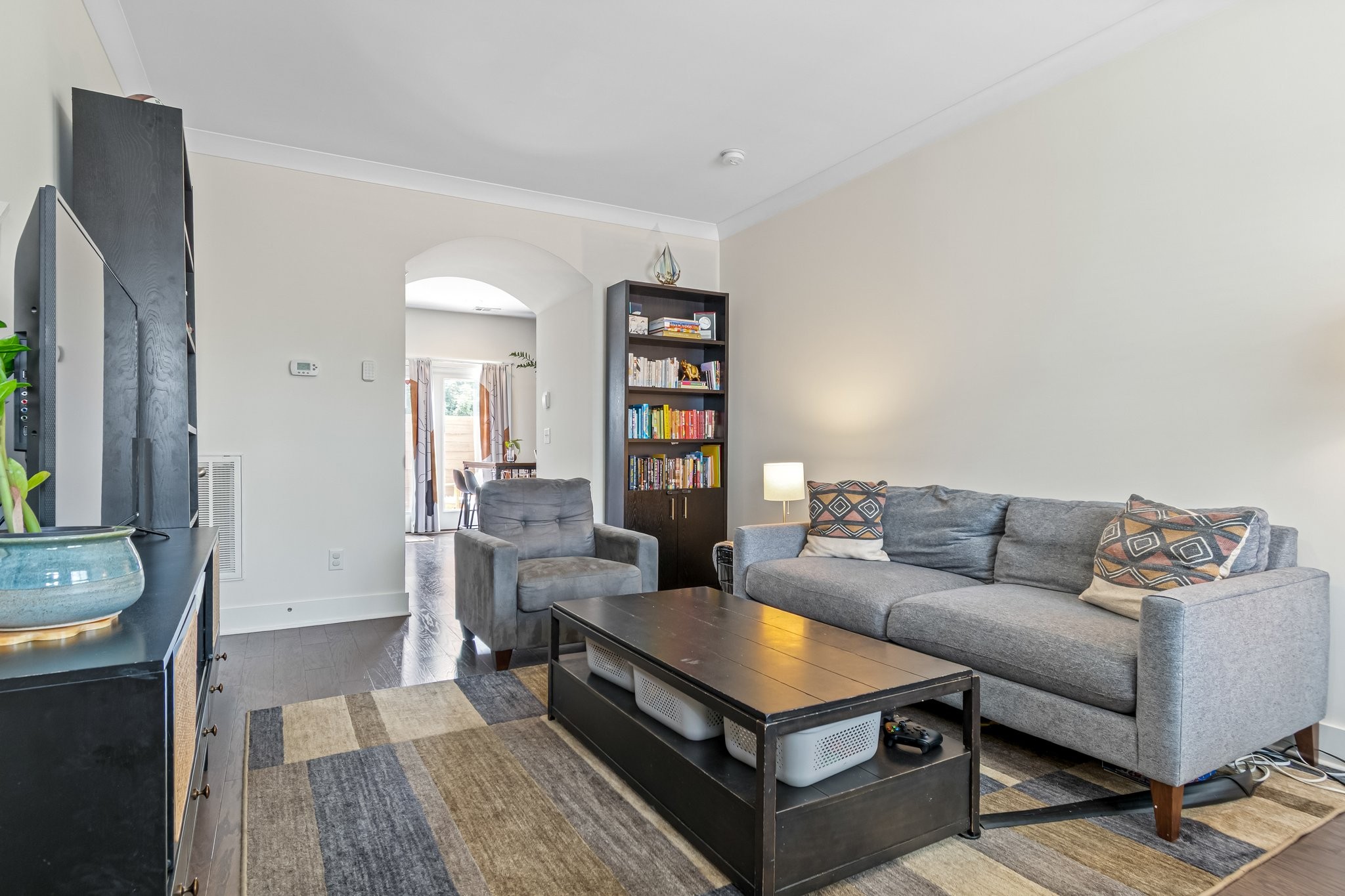 318 W Mill Dr