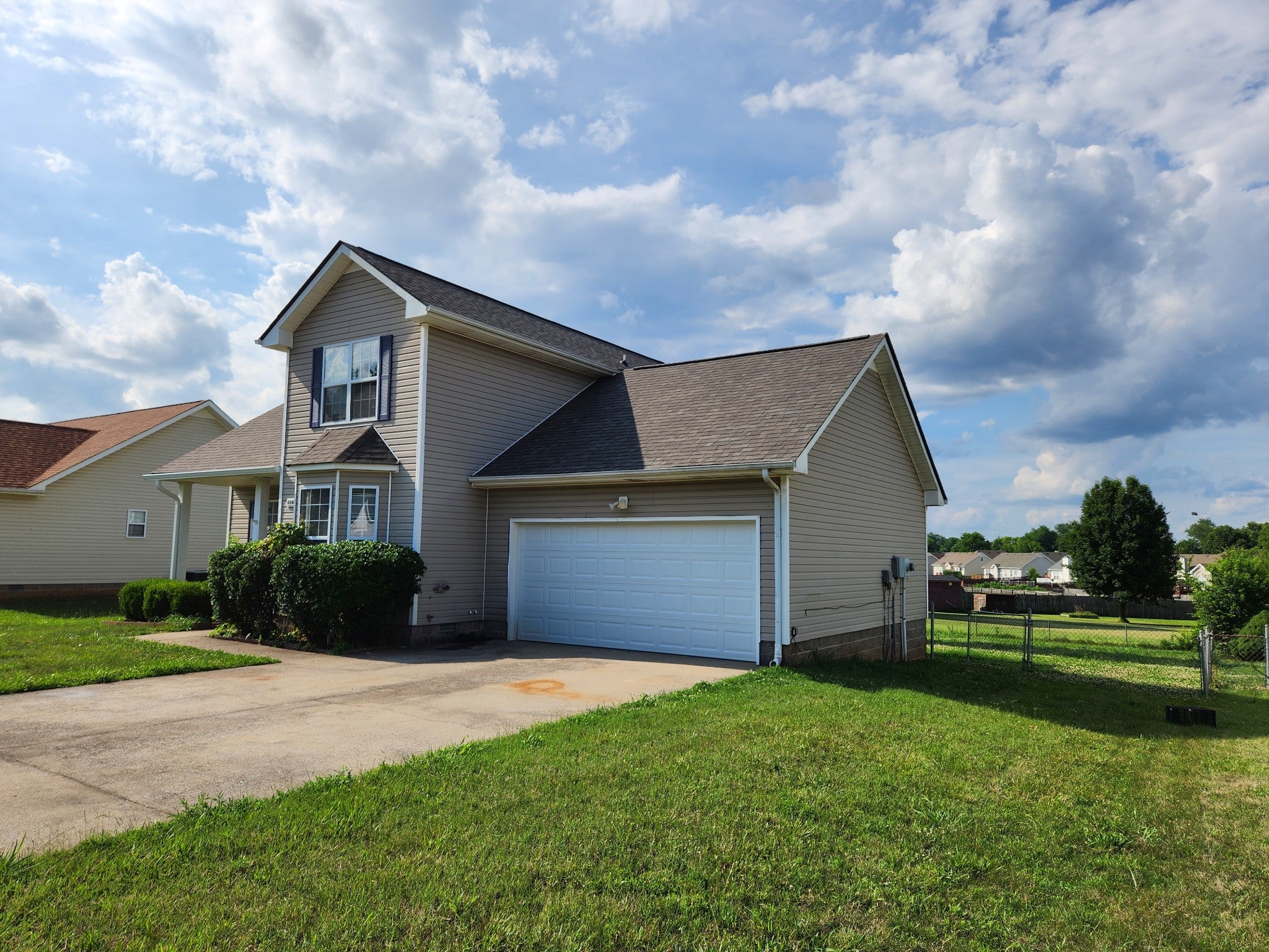 4048 New Grange Cir