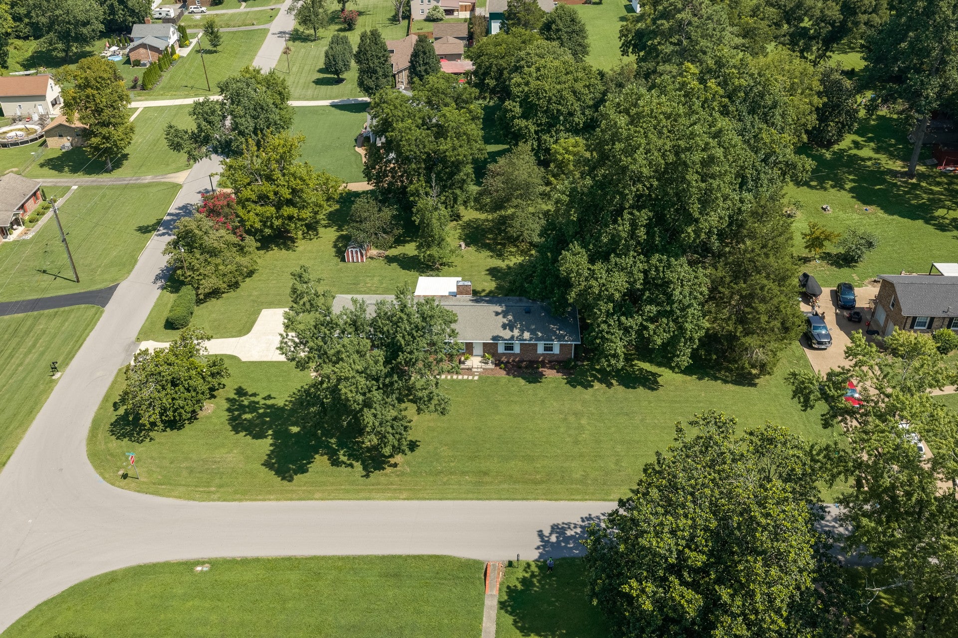 408 Hillview Dr