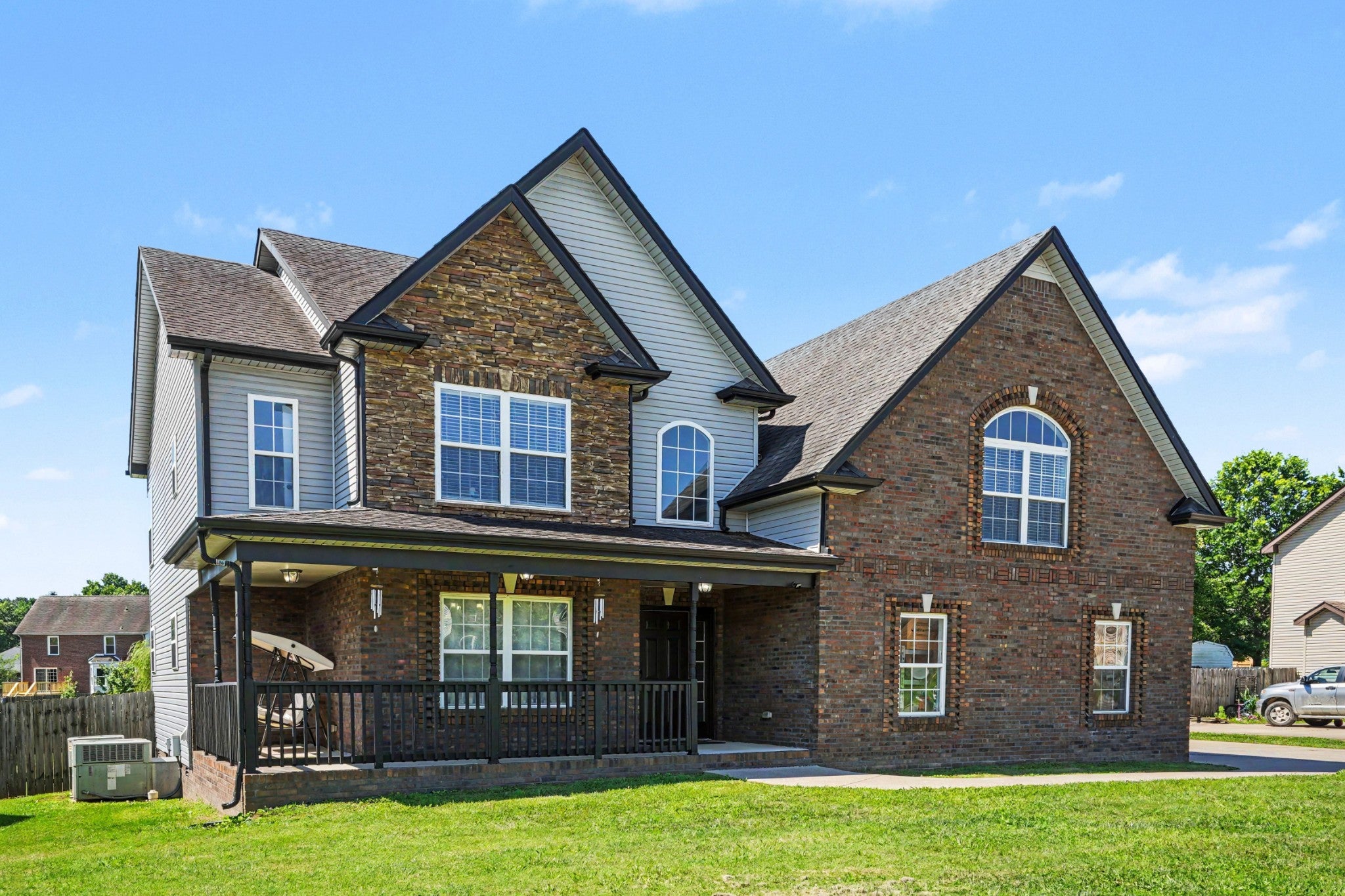 1532 Hattie Ln