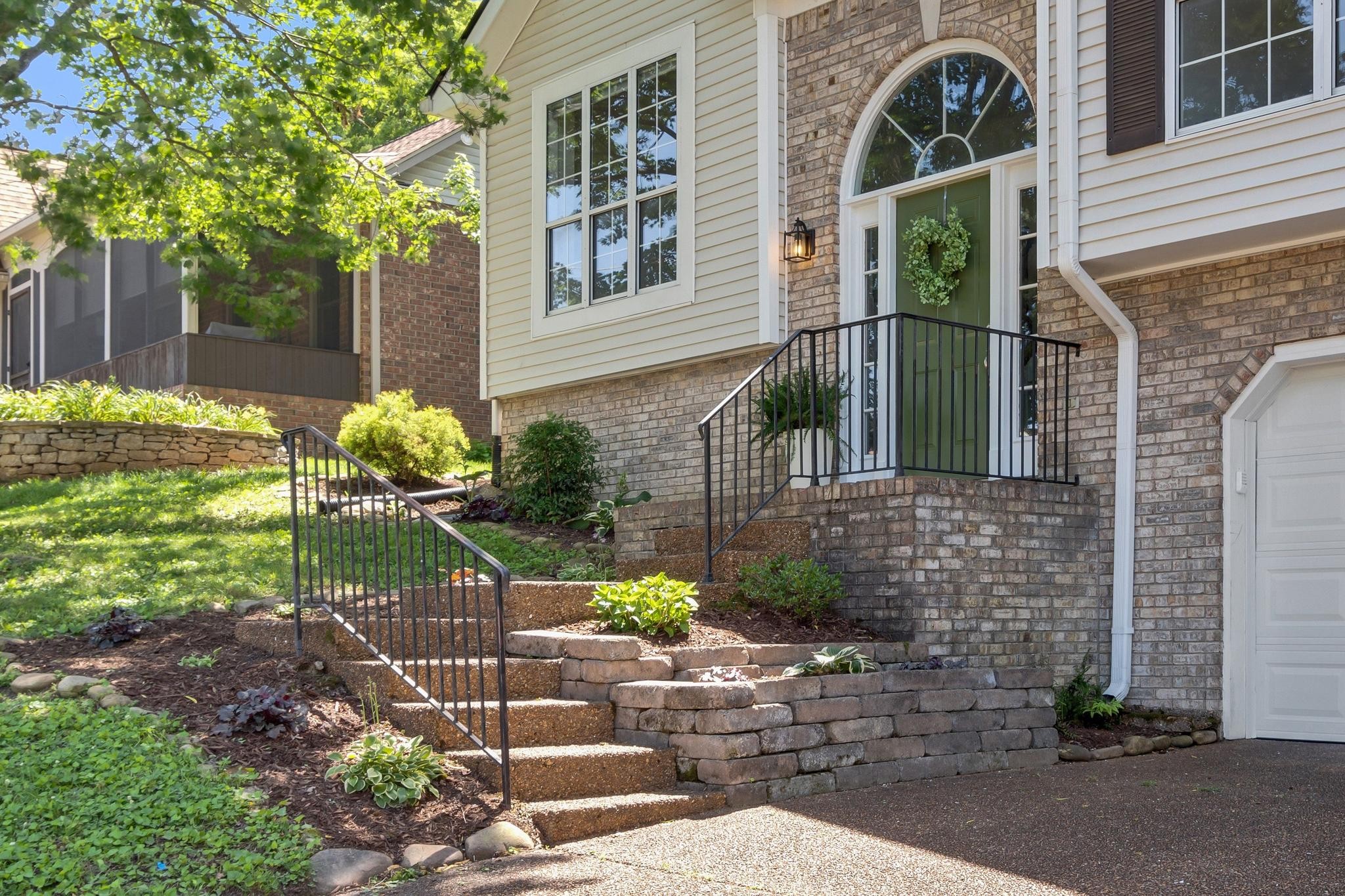 1476 Birchwood Cir