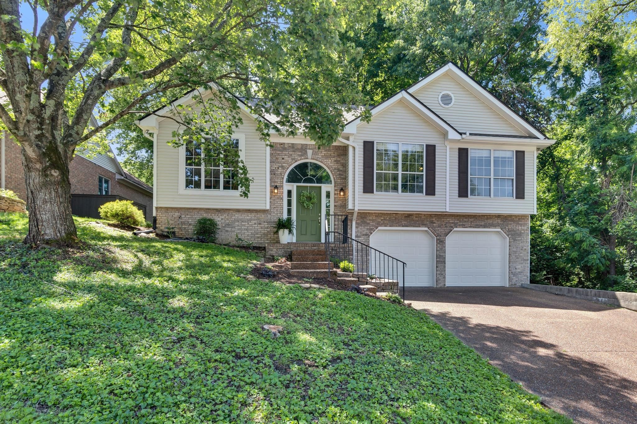 3-bed home sold in Franklin, TN 37064, 1476 Birchwood Cir 1476 Birchwood Cir, Franklin TN 37064 3-bed home, photo 1 of 30
