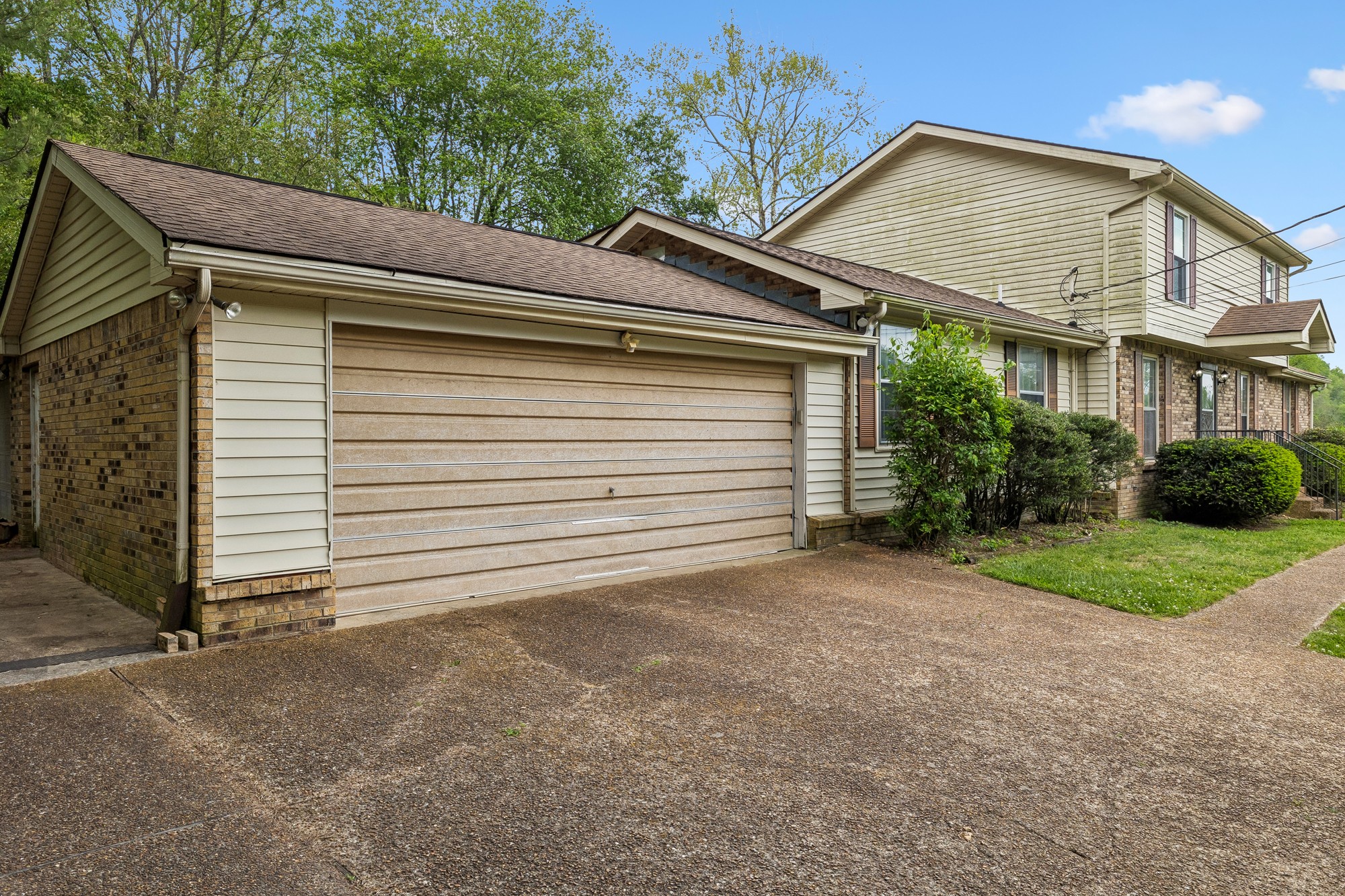 1352 Holly Tree Gap Rd