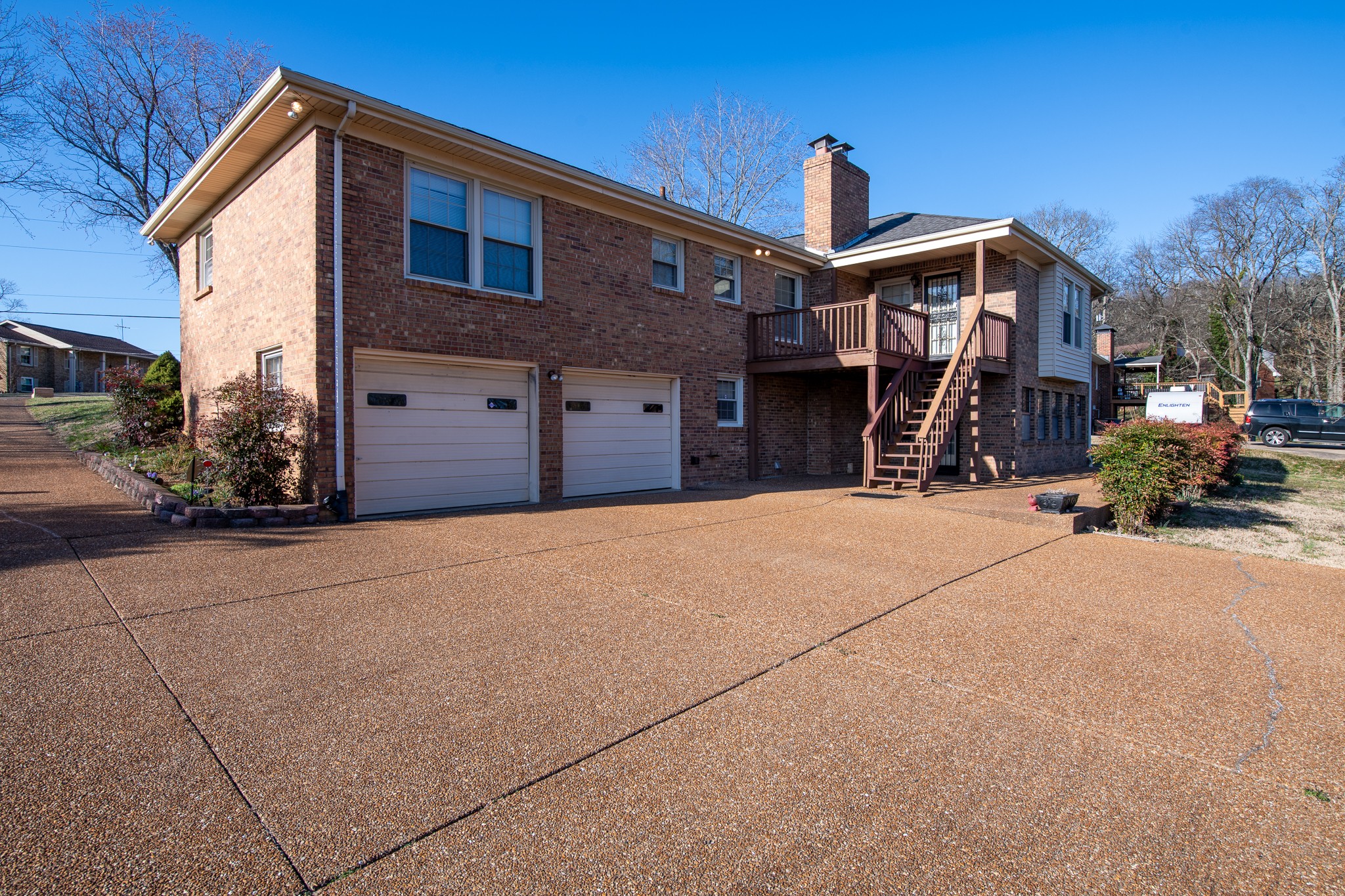 603 E Angela Cir