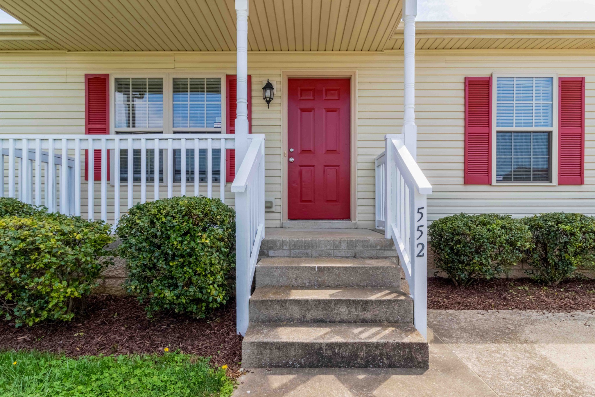 552 Oakmont Dr