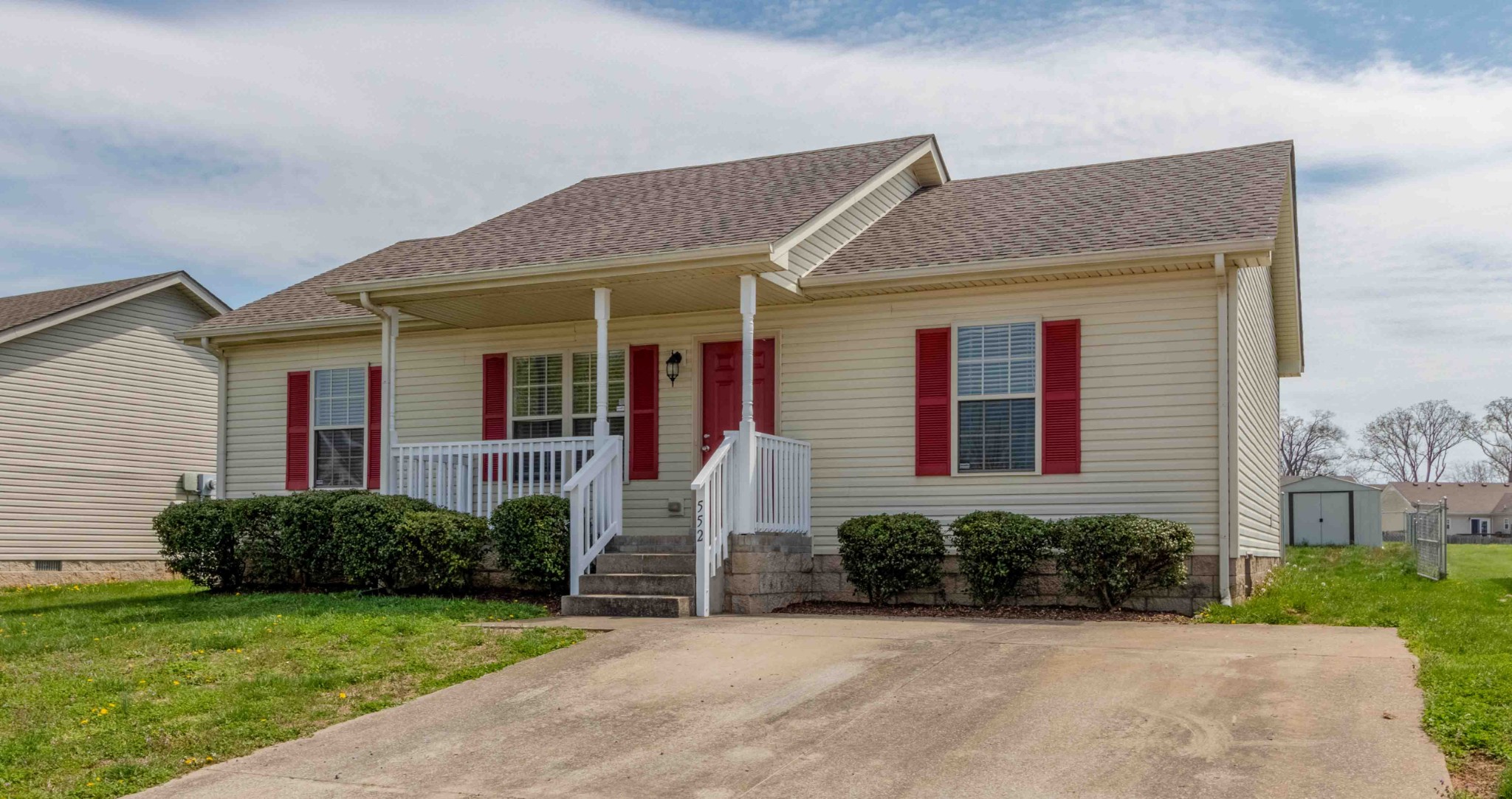 552 Oakmont Dr