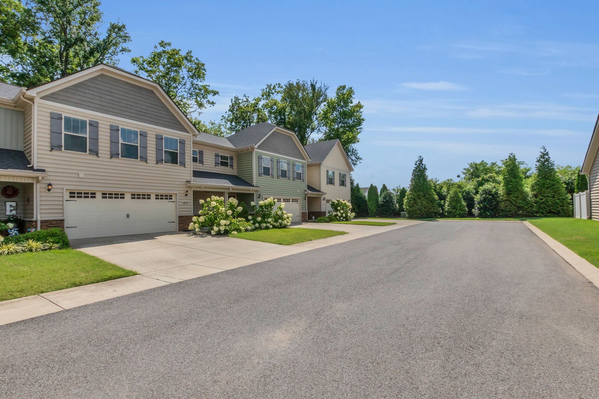 4437 Sunday Silence Way
