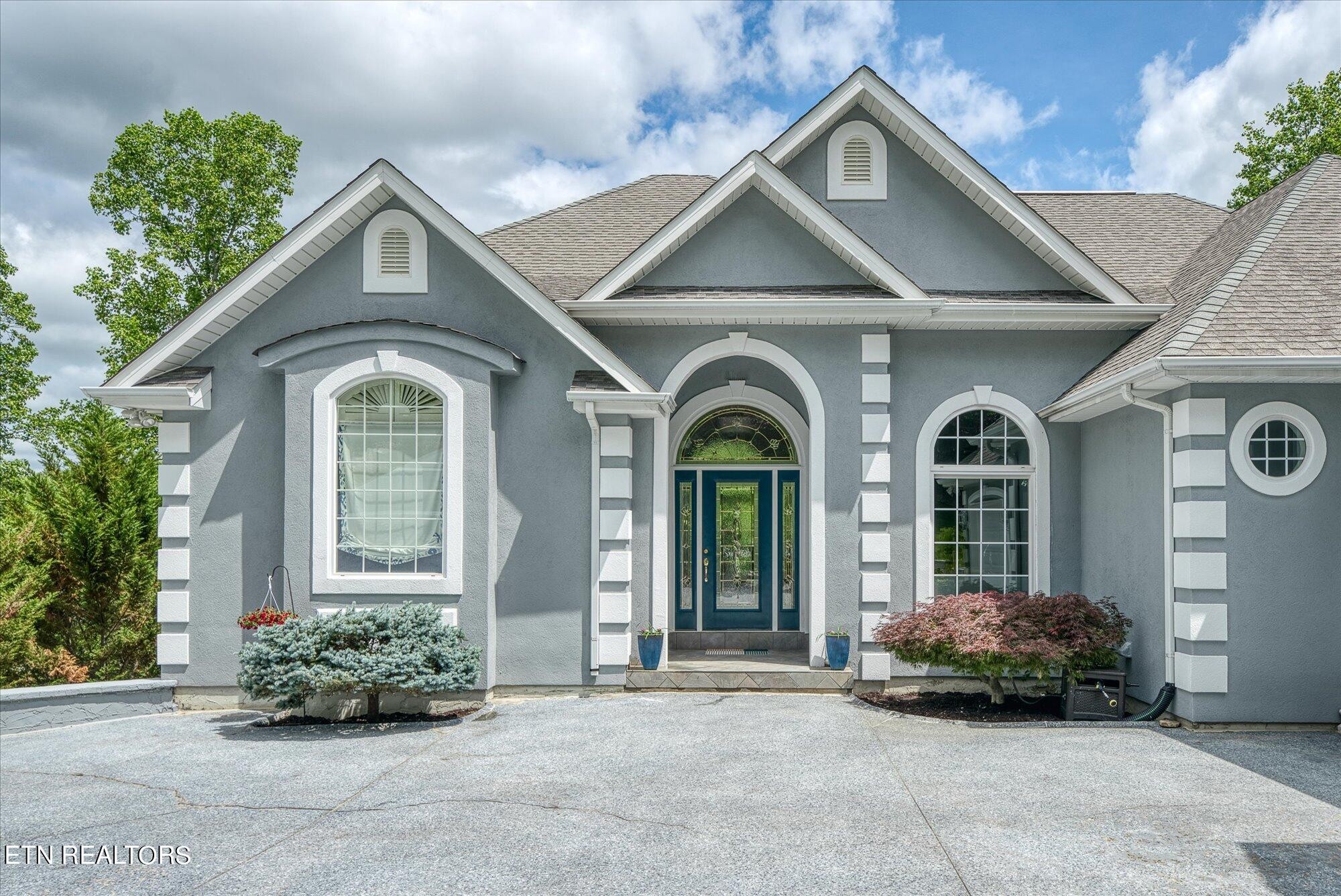 145 Pineridge Loop