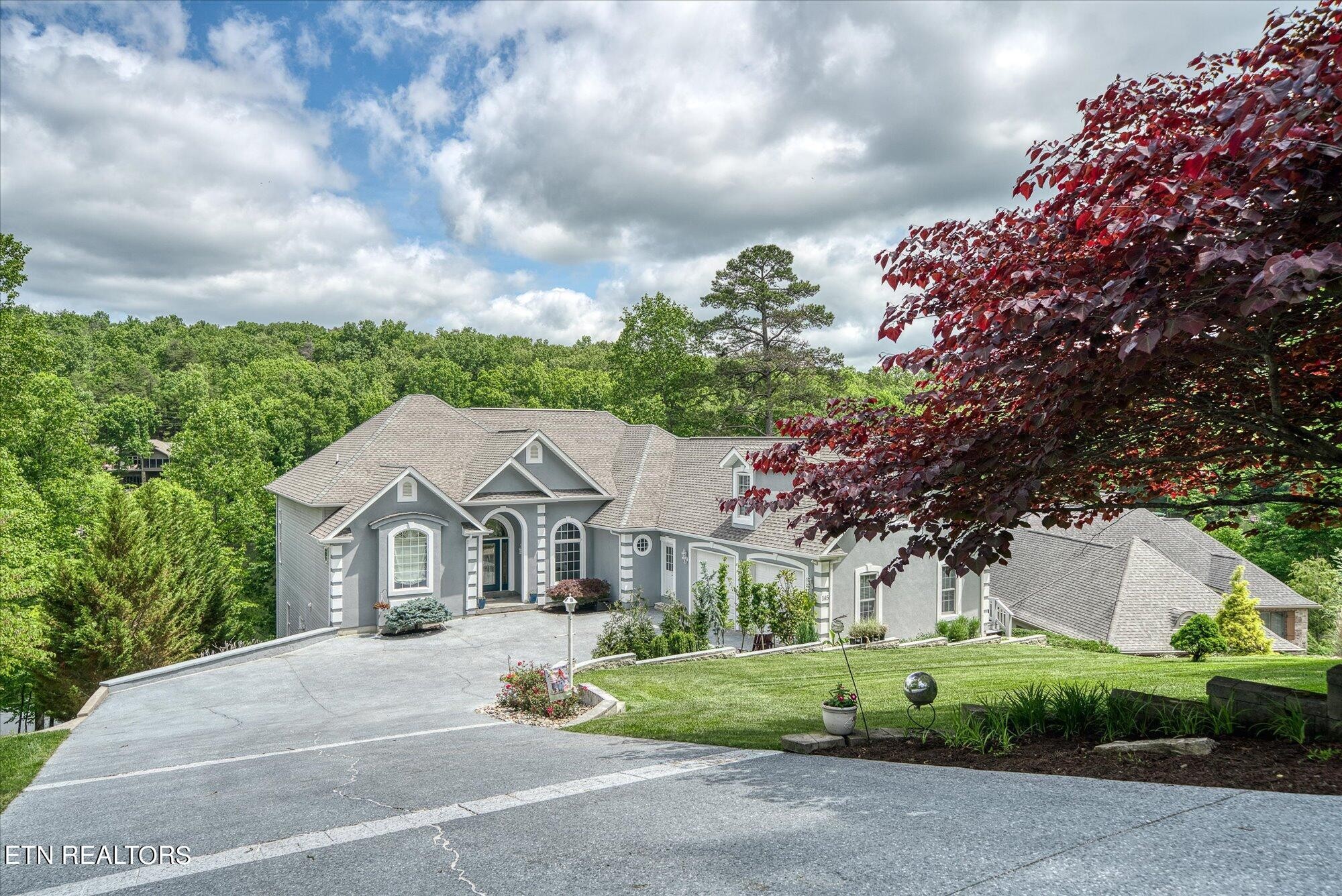 145 Pineridge Loop