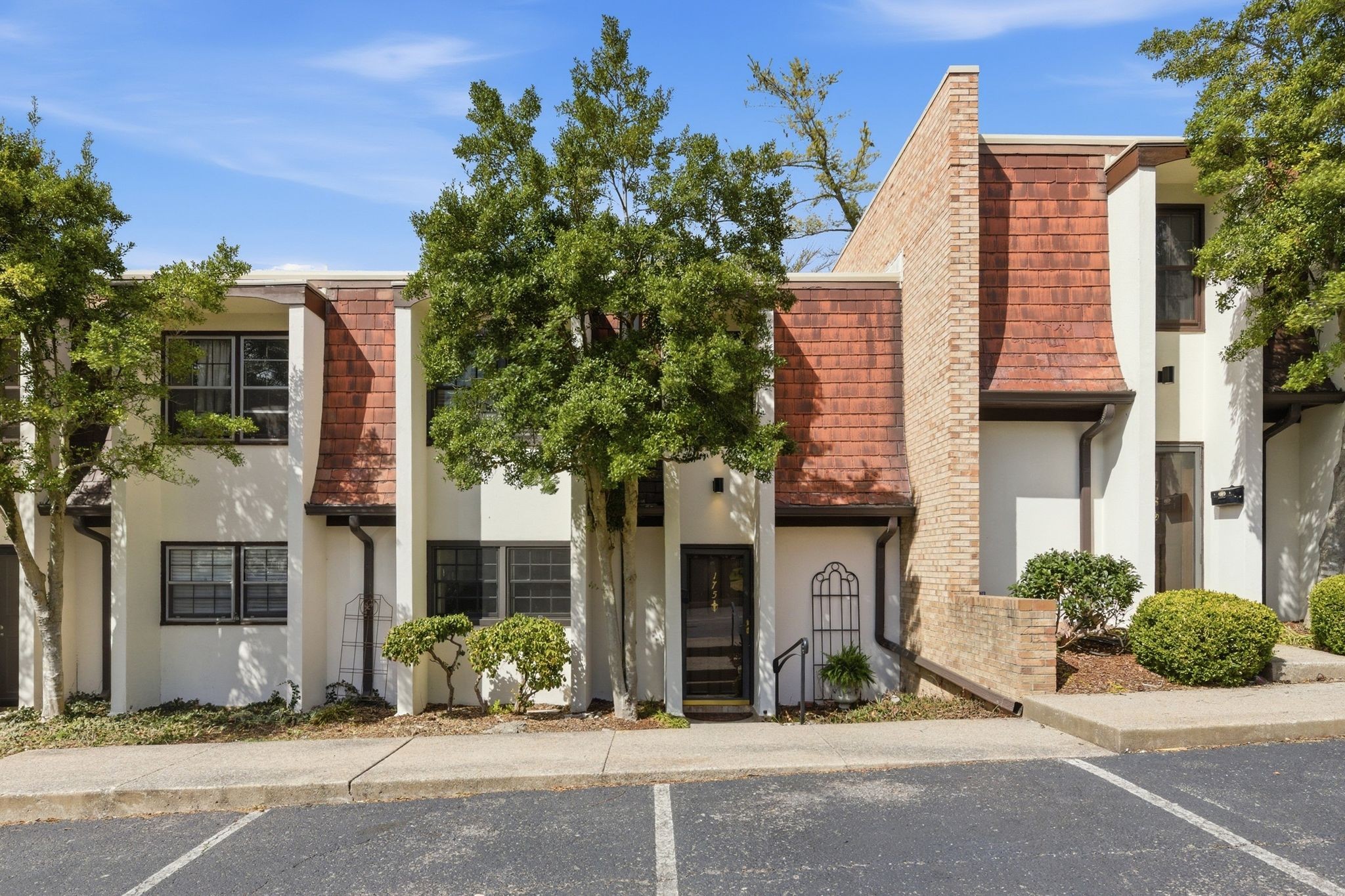 4505 Harding Pike 175