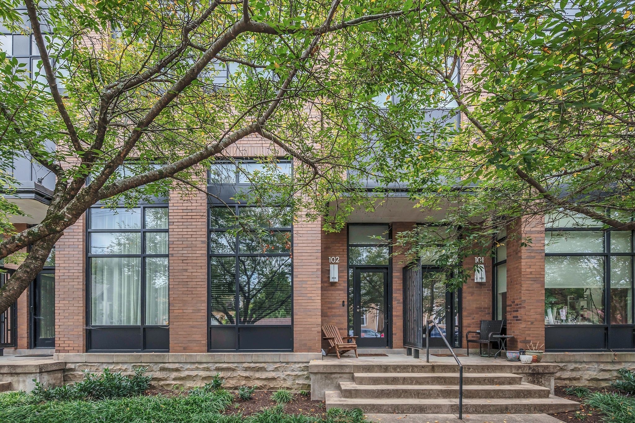 1100 Russell St 102