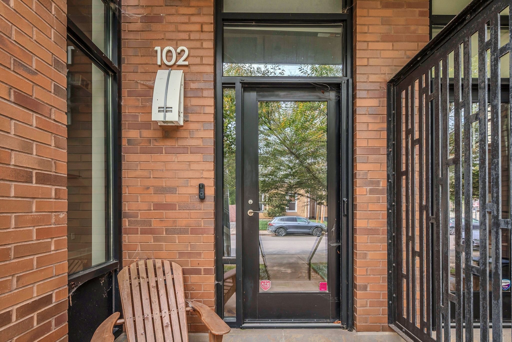 1100 Russell St 102