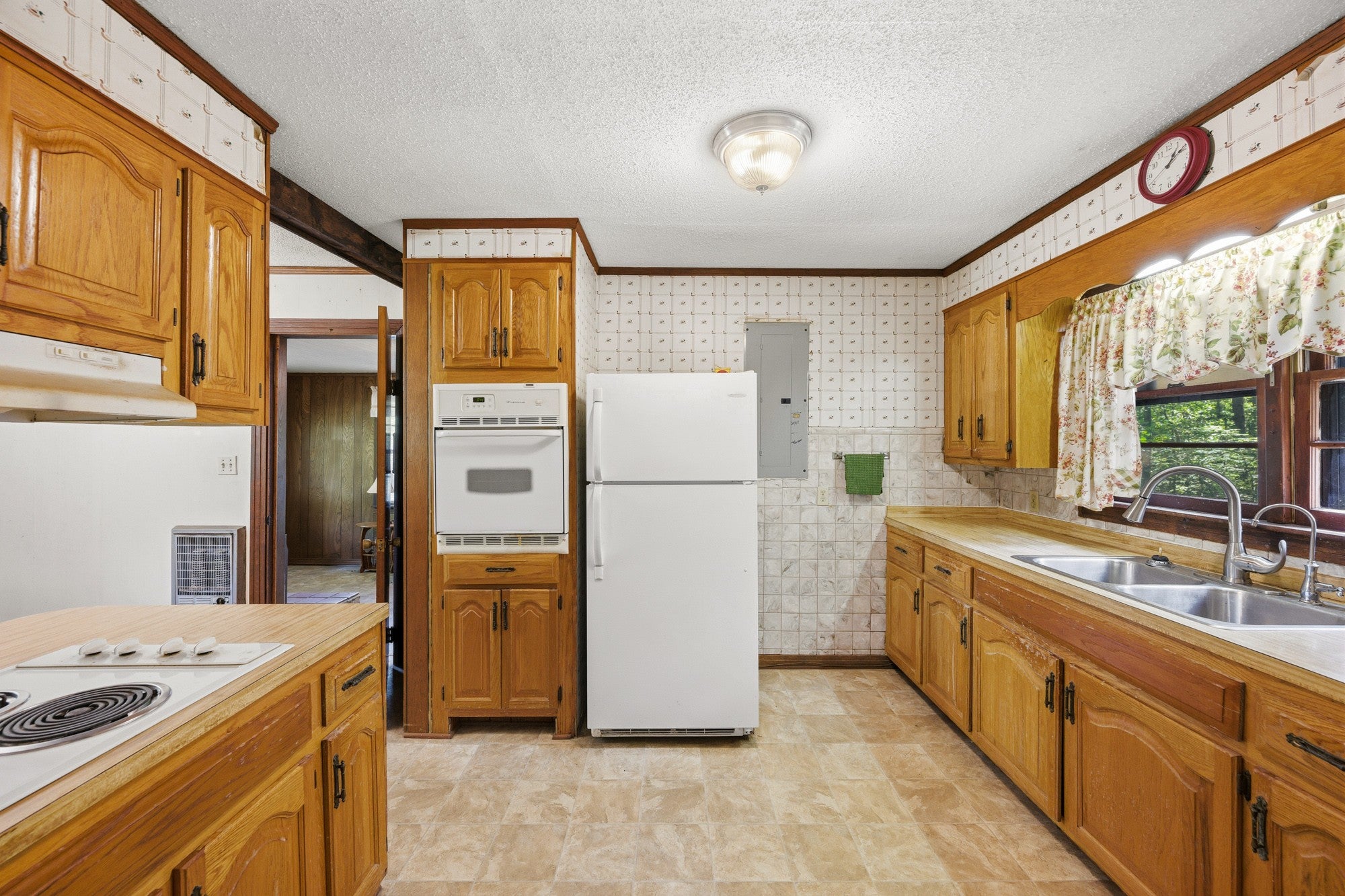 1735 Highway 421