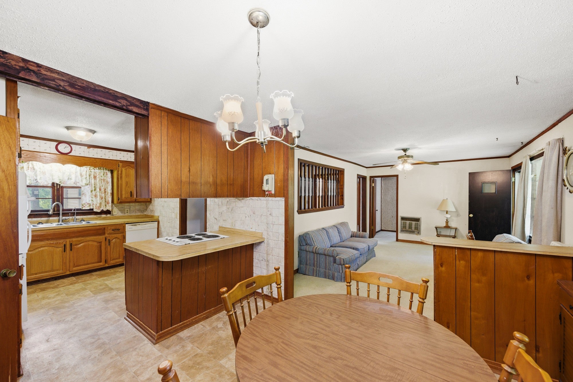 1735 Highway 421