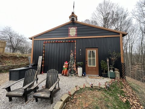 75 New Harmony Rd Lafayette TN 37083