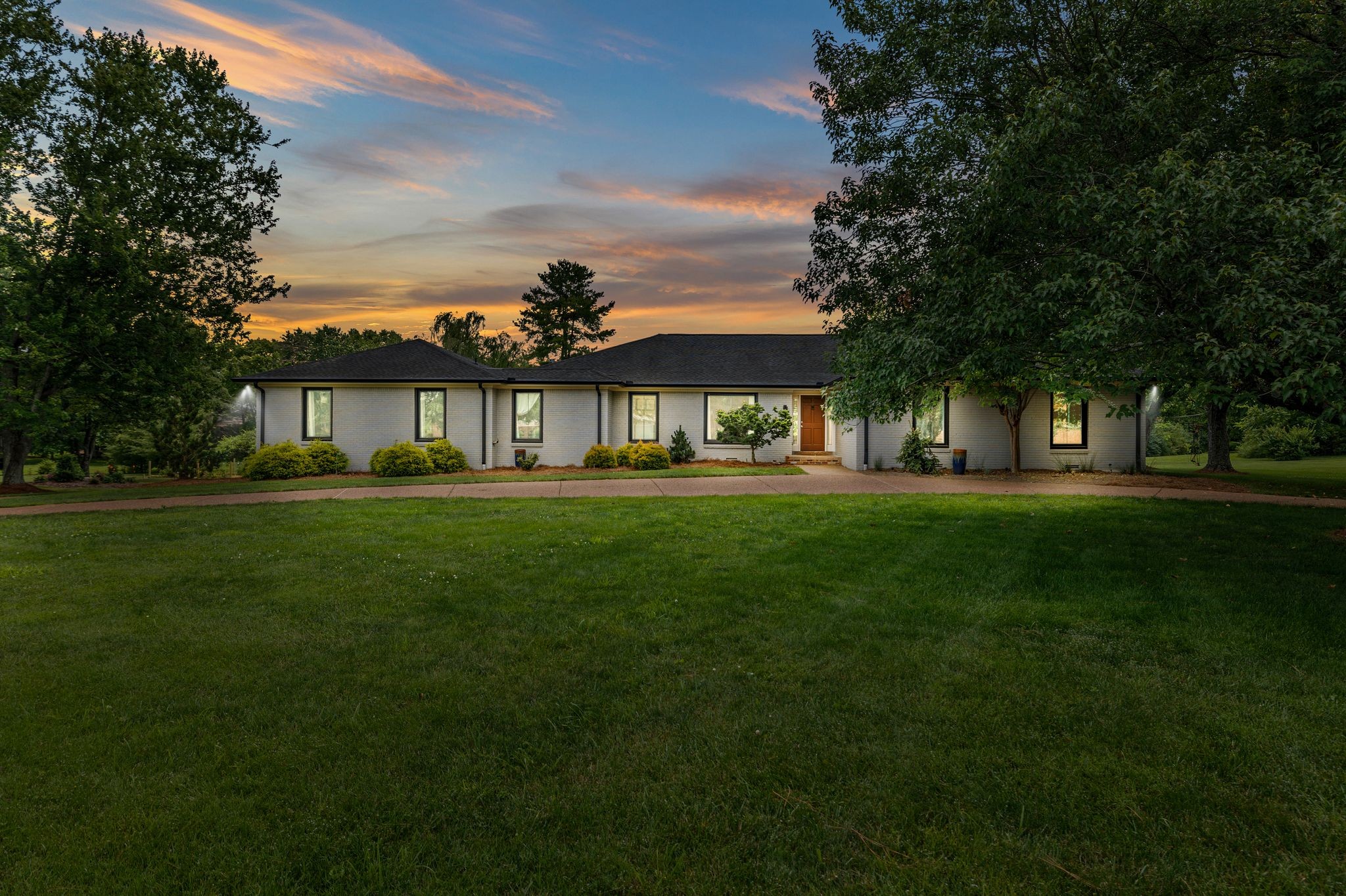 5013 Woodland Hills Dr