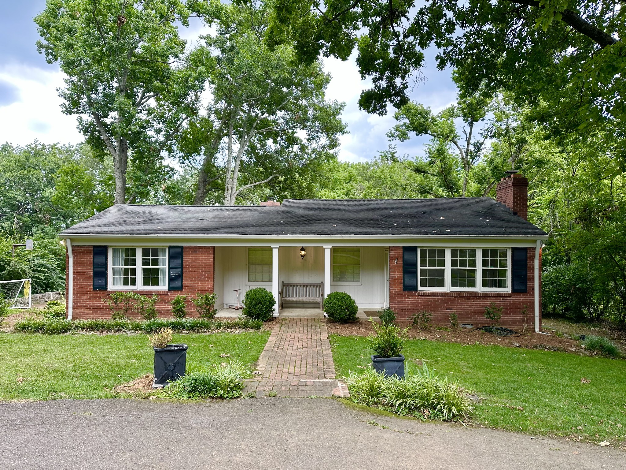 Photo 1 of 13 — 620 Royal Oaks Pl, Nashville, TN 37205
