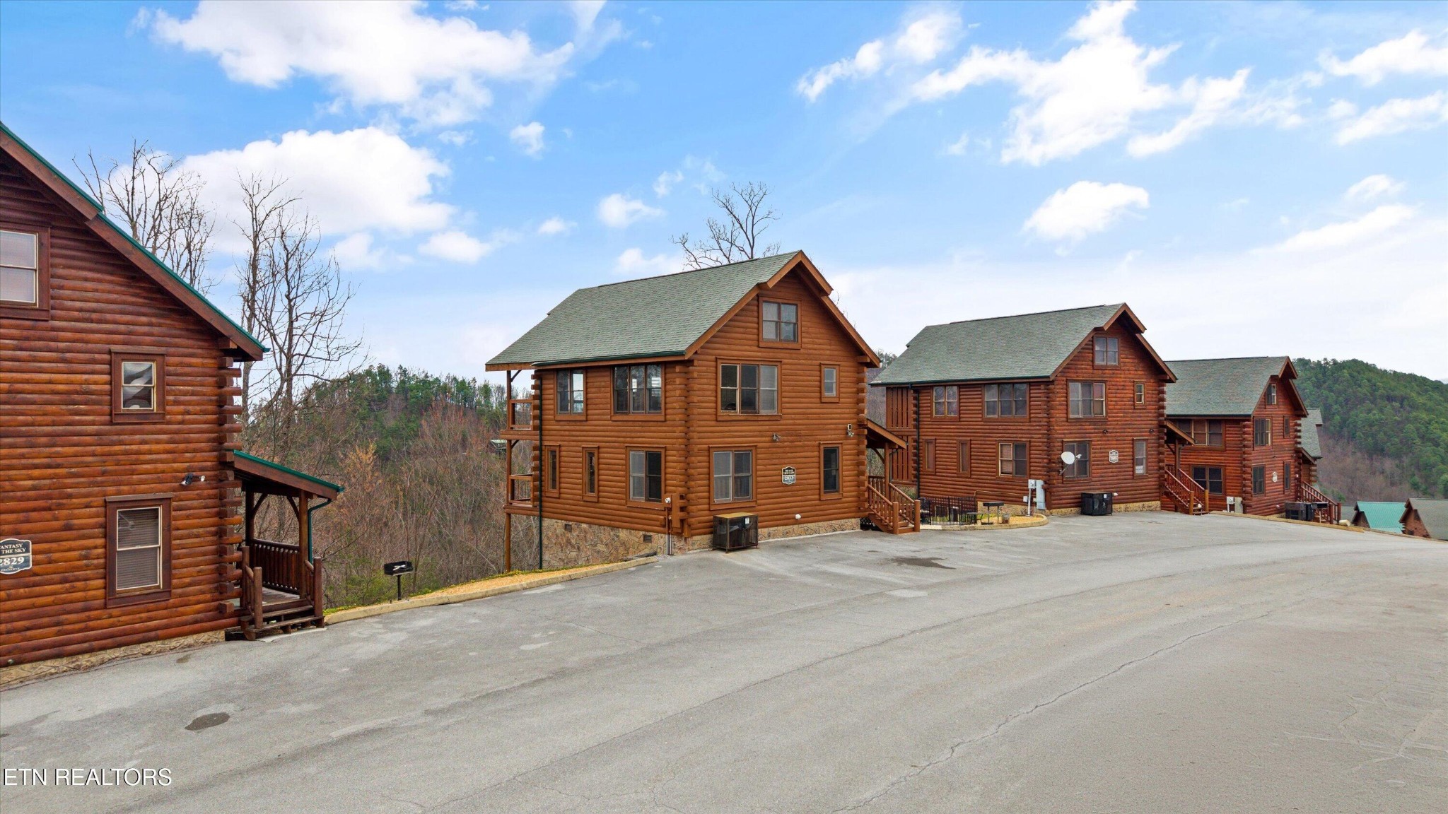 2833 White Oak Ridge Lane