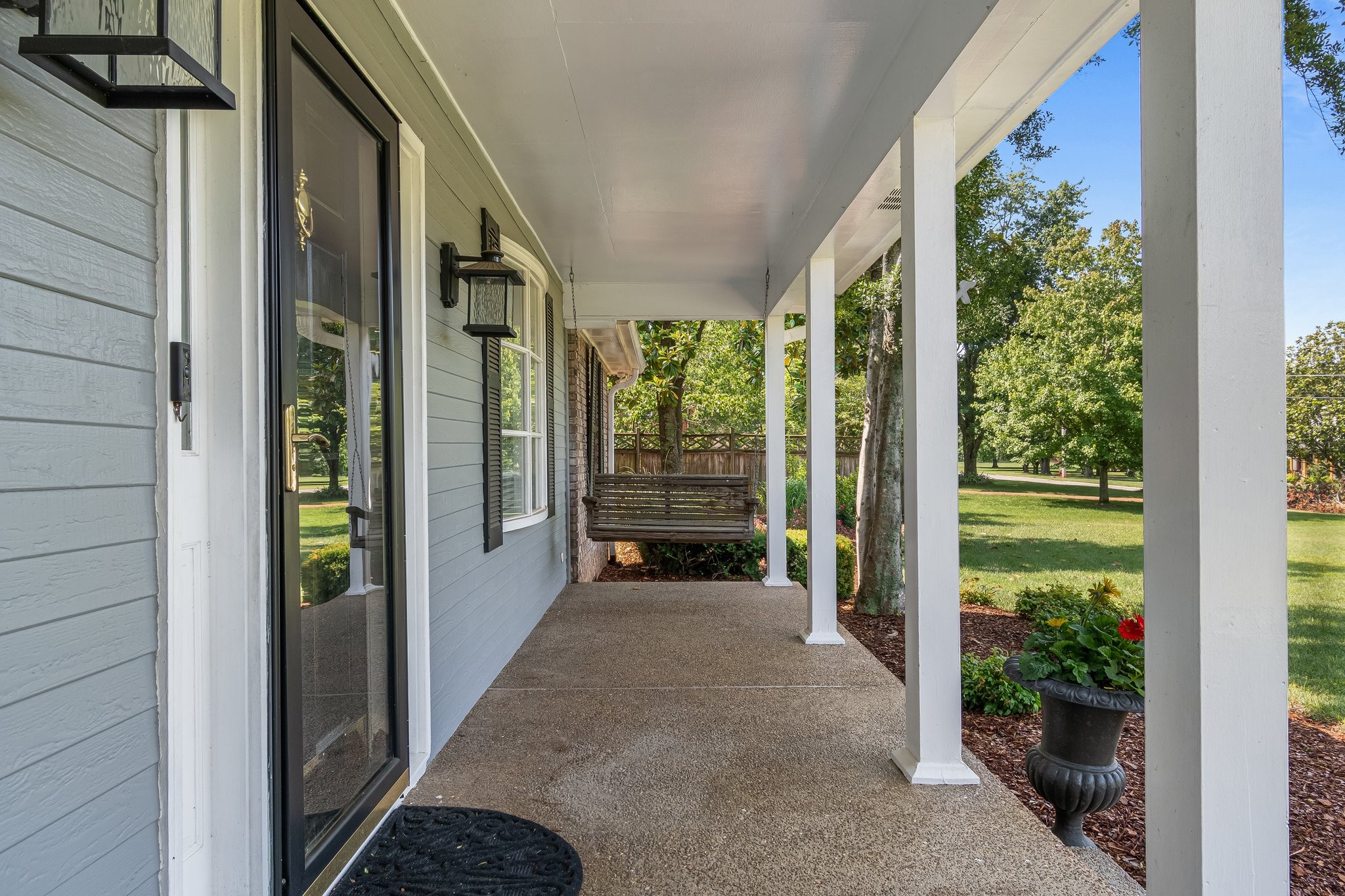 1111 Chickasaw Dr