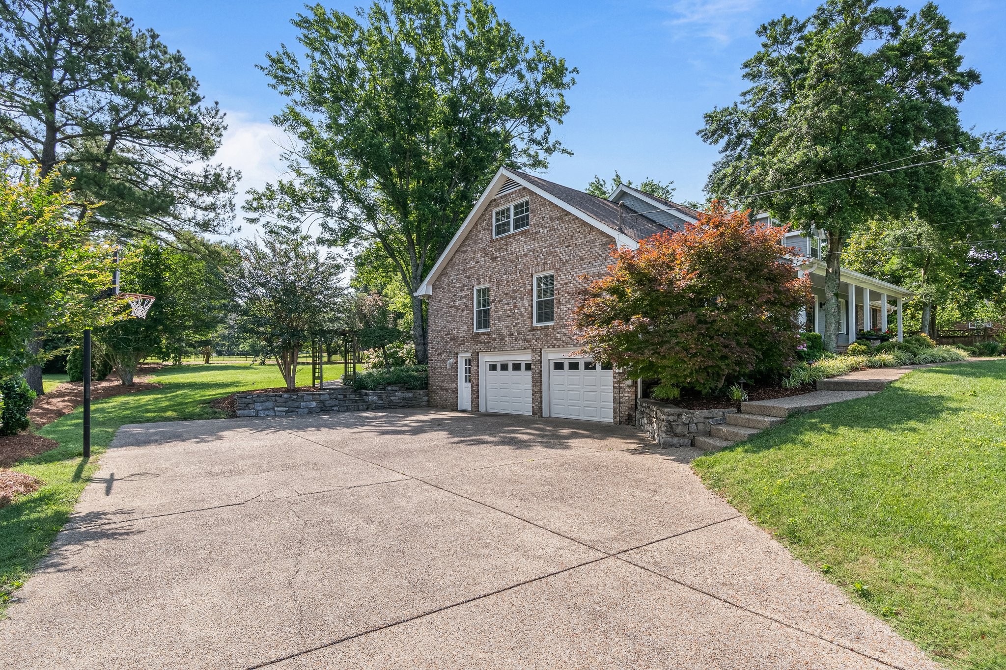 1111 Chickasaw Dr