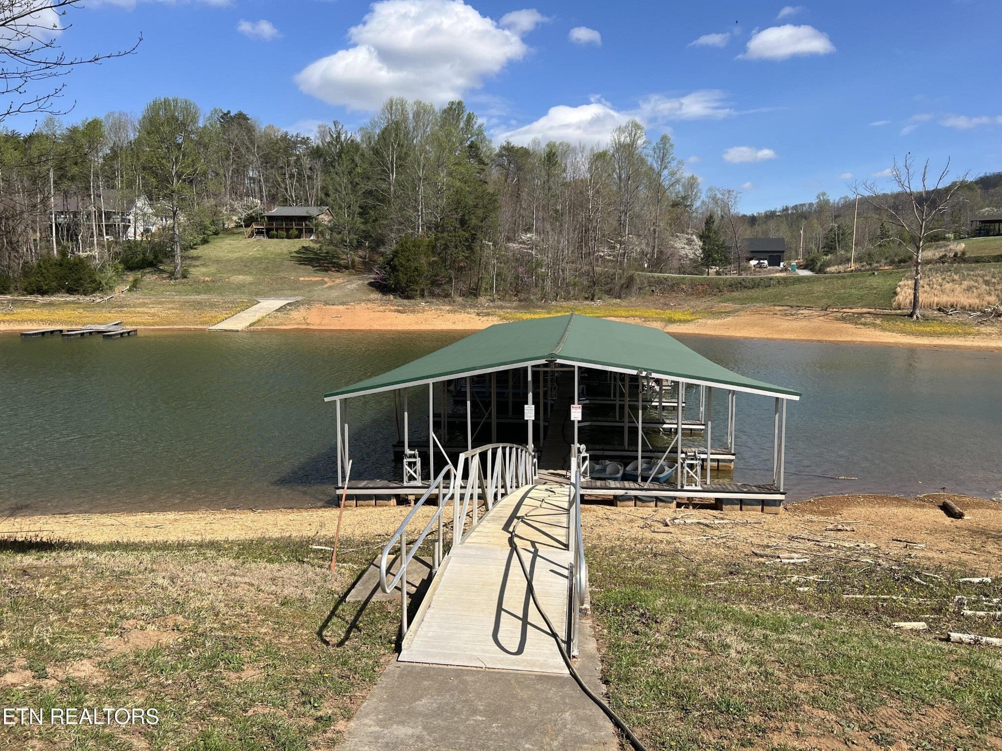 72 Pinnacle Pointe Way